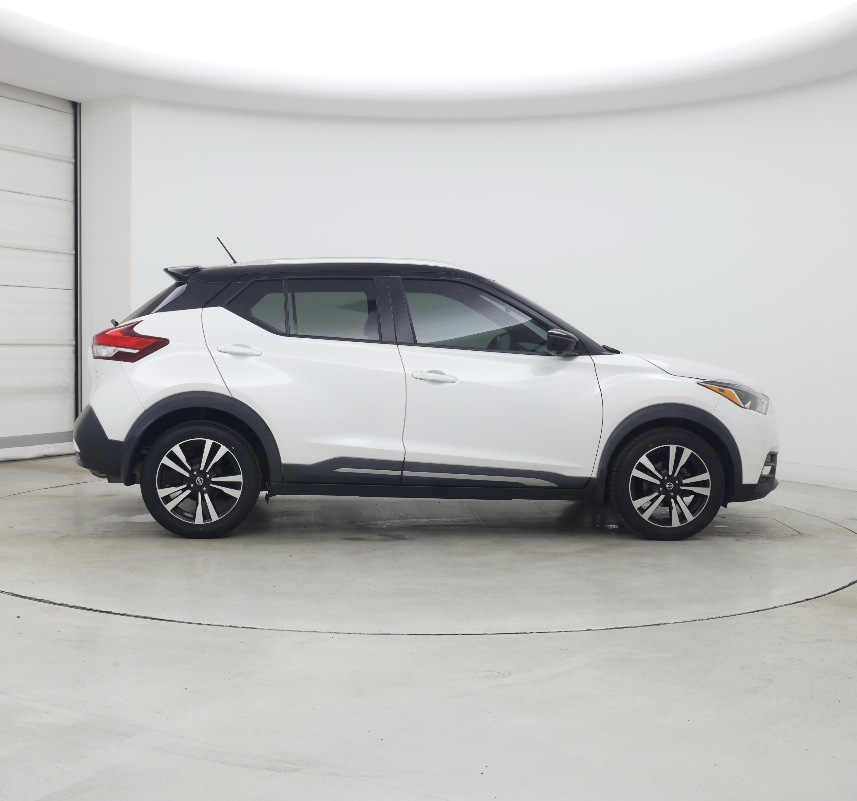 Thumbnail: 2019 Nissan Kicks - 7