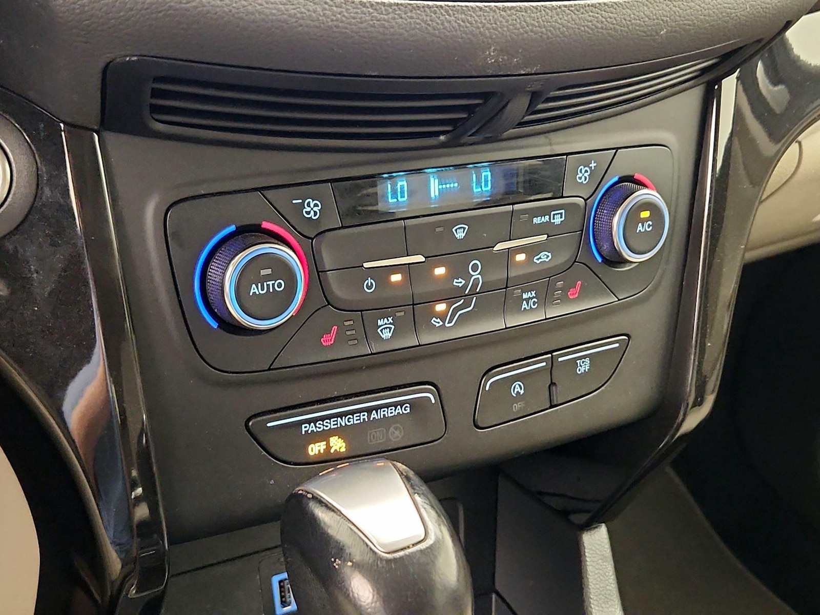 2017 Ford Escape Titanium - Photo 18