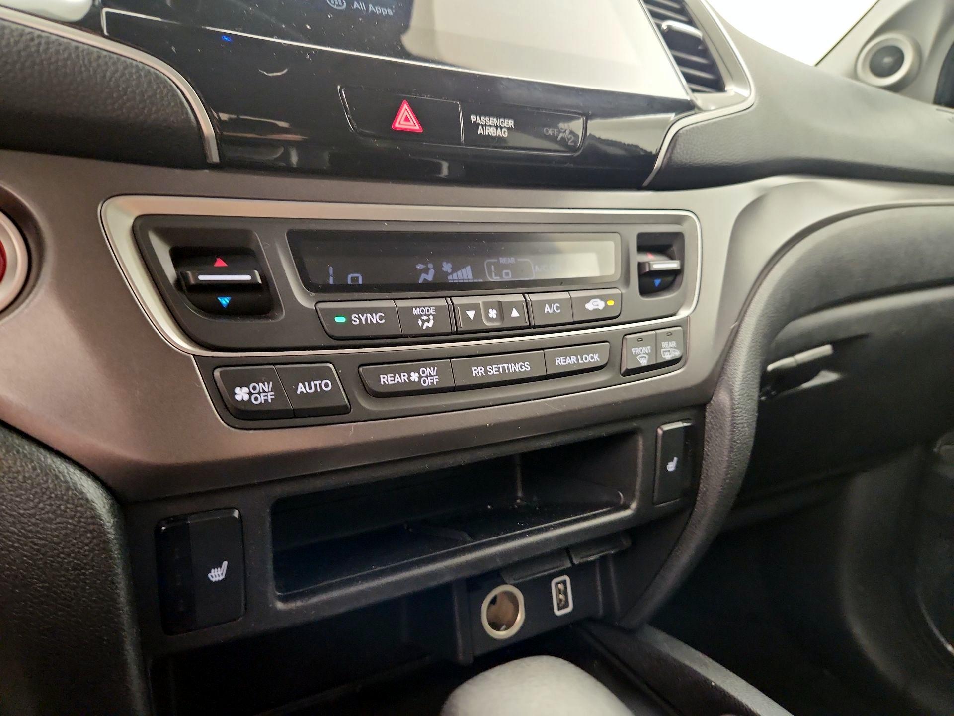 Thumbnail: 2020 Honda Pilot - 16
