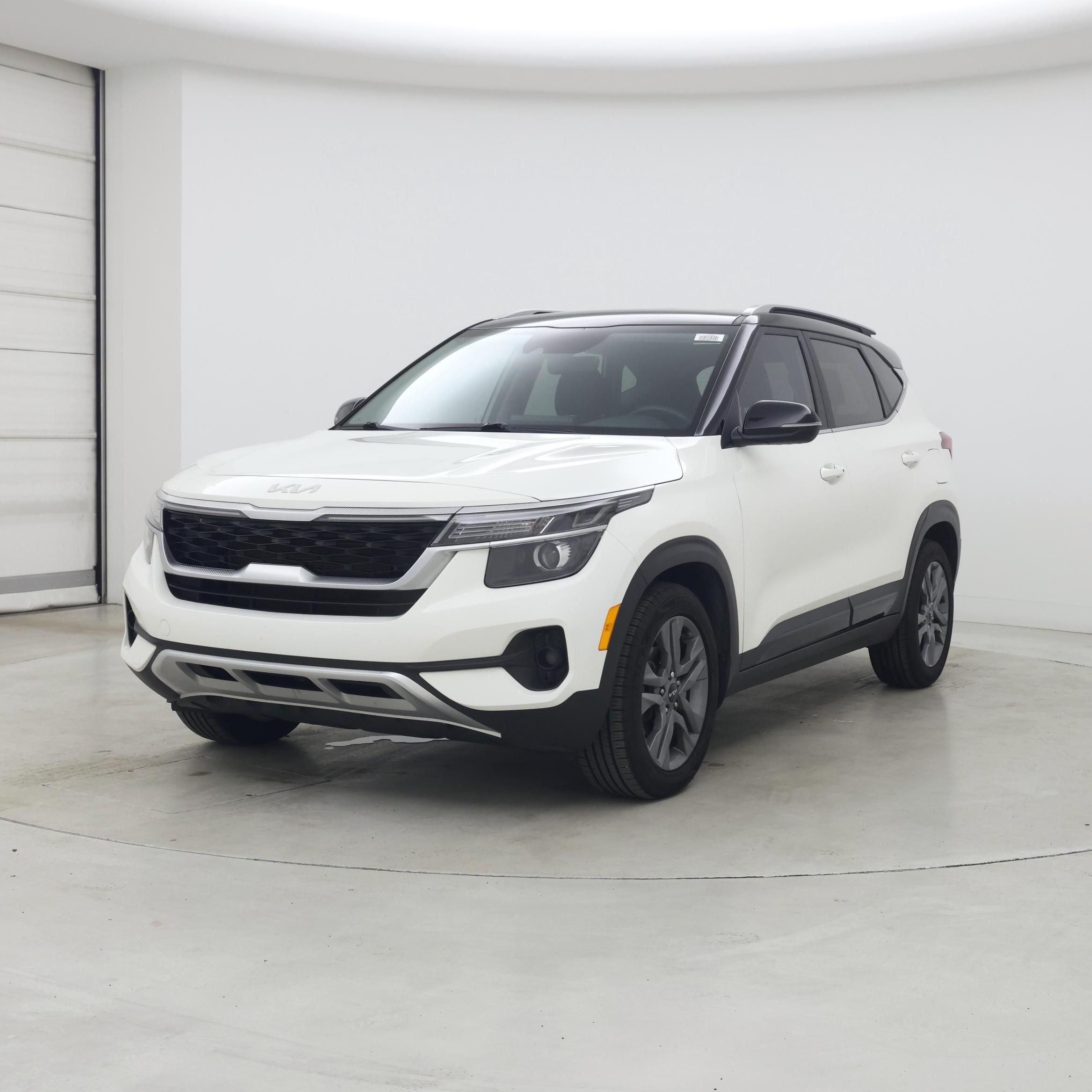 Thumbnail: 2022 Kia Seltos - 4
