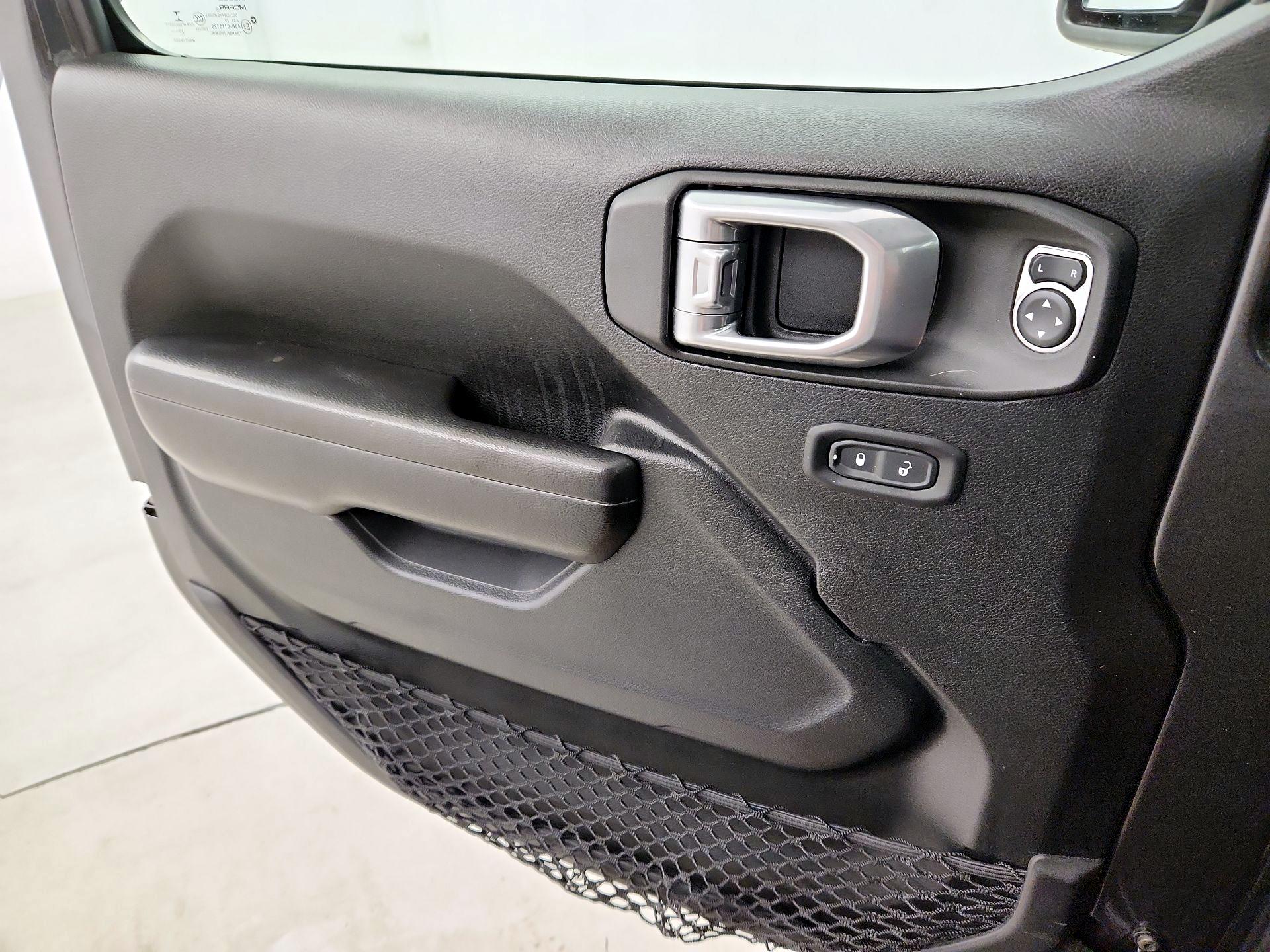 Thumbnail: 2021 Jeep Gladiator - 12