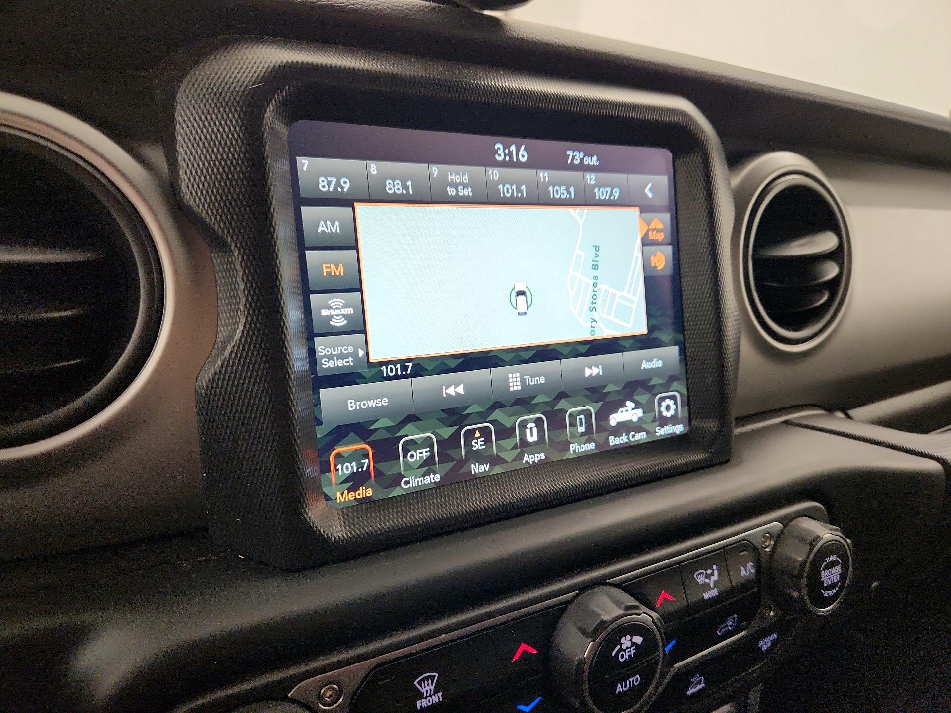 Thumbnail: 2021 Jeep Gladiator - 16