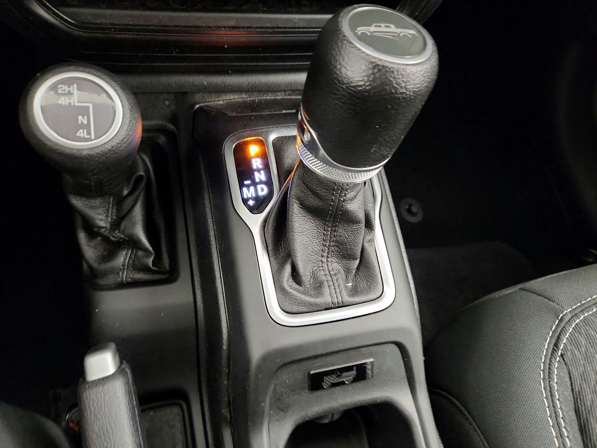 Thumbnail: 2021 Jeep Gladiator - 18