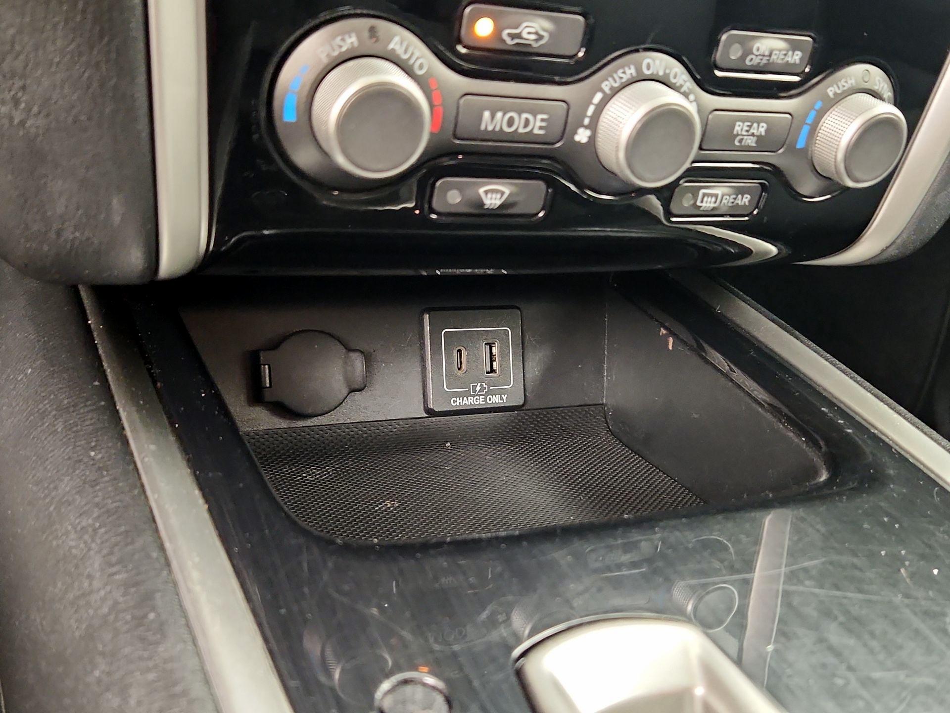 Thumbnail: 2019 Nissan Pathfinder - 18