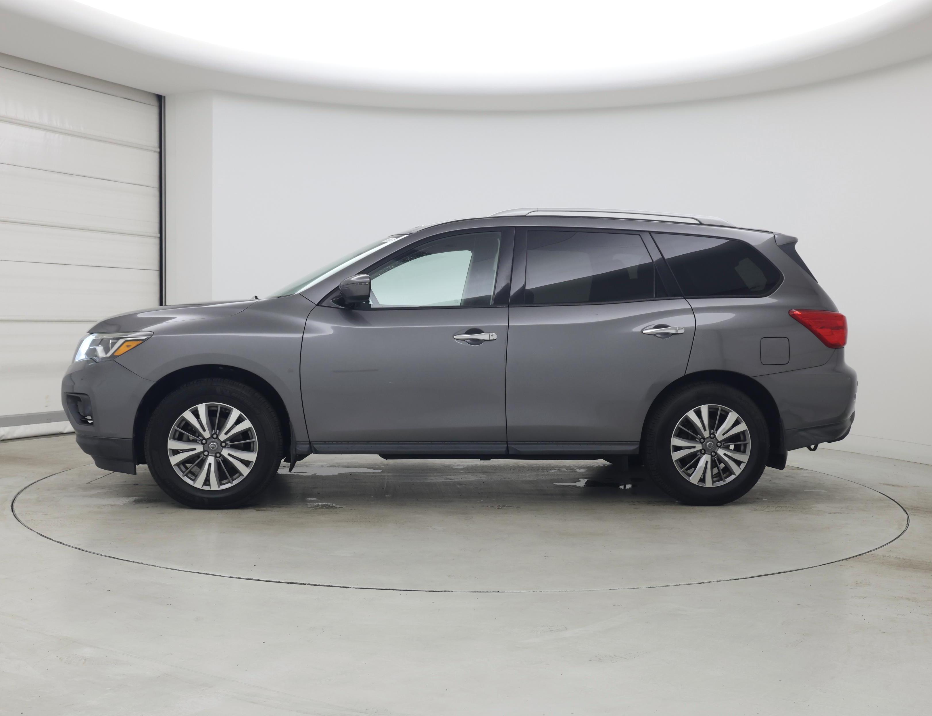 Thumbnail: 2019 Nissan Pathfinder - 3