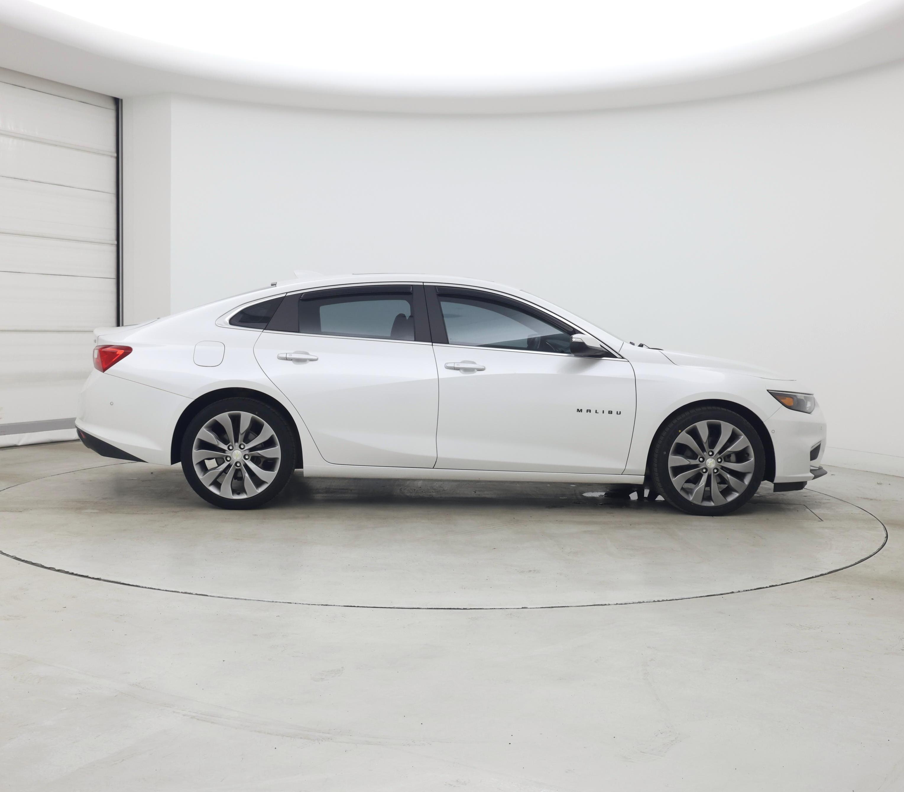 Thumbnail: 2018 Chevrolet Malibu - 7