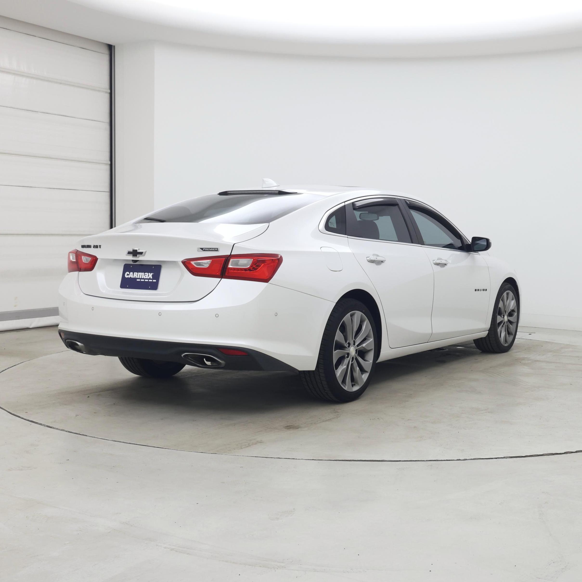 Thumbnail: 2018 Chevrolet Malibu - 8