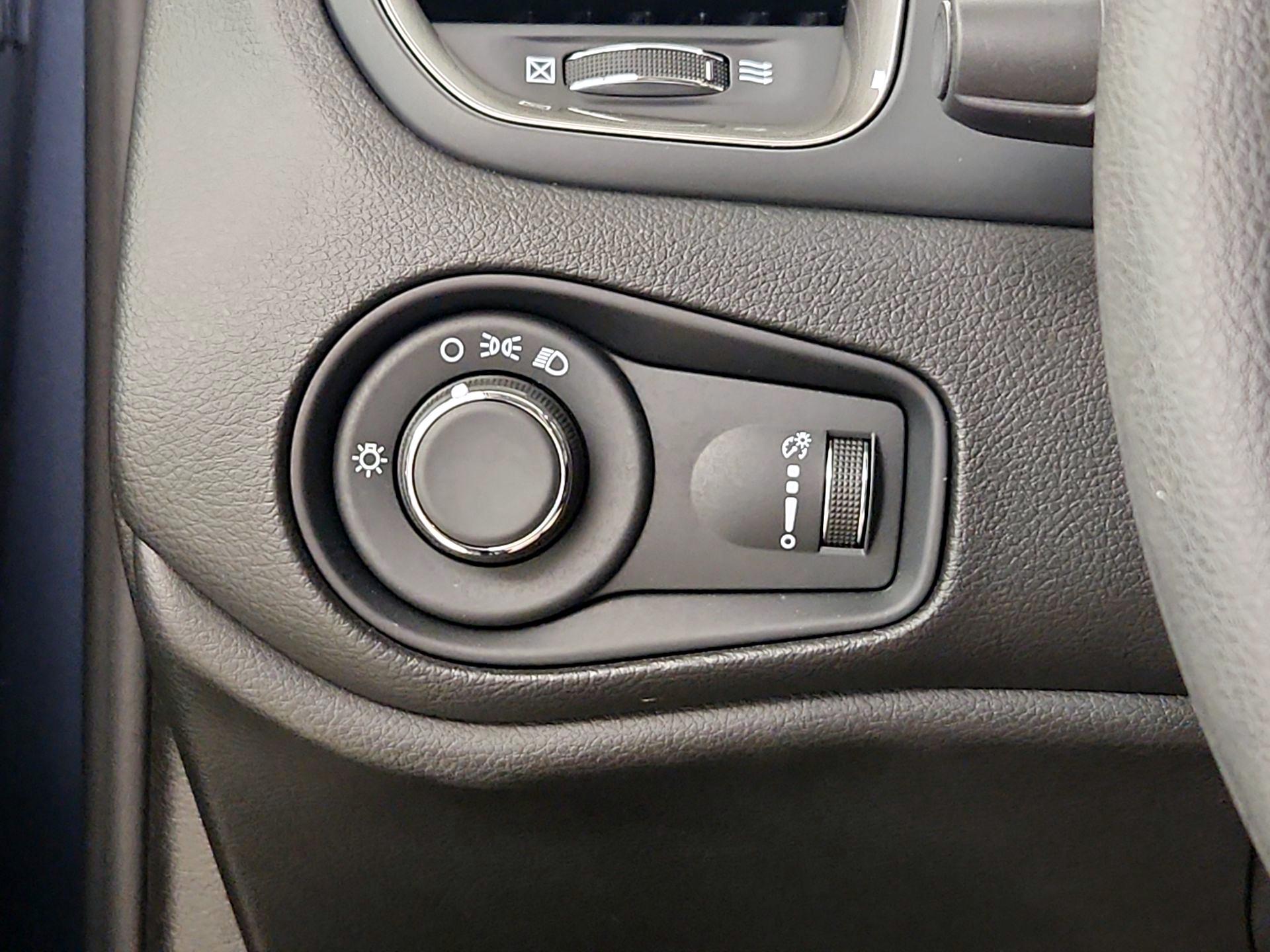 Thumbnail: 2023 Jeep Renegade - 13