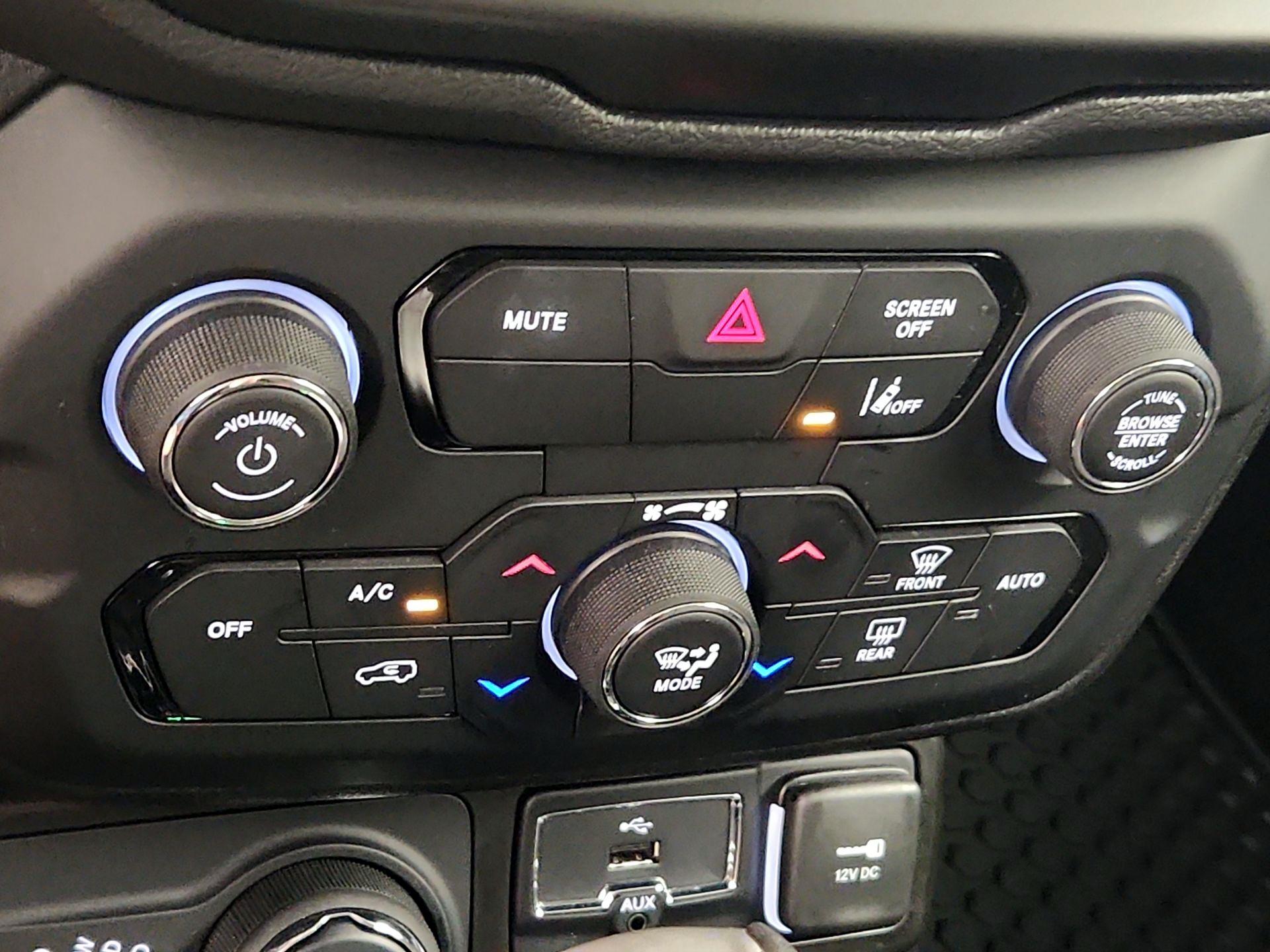 Thumbnail: 2023 Jeep Renegade - 17