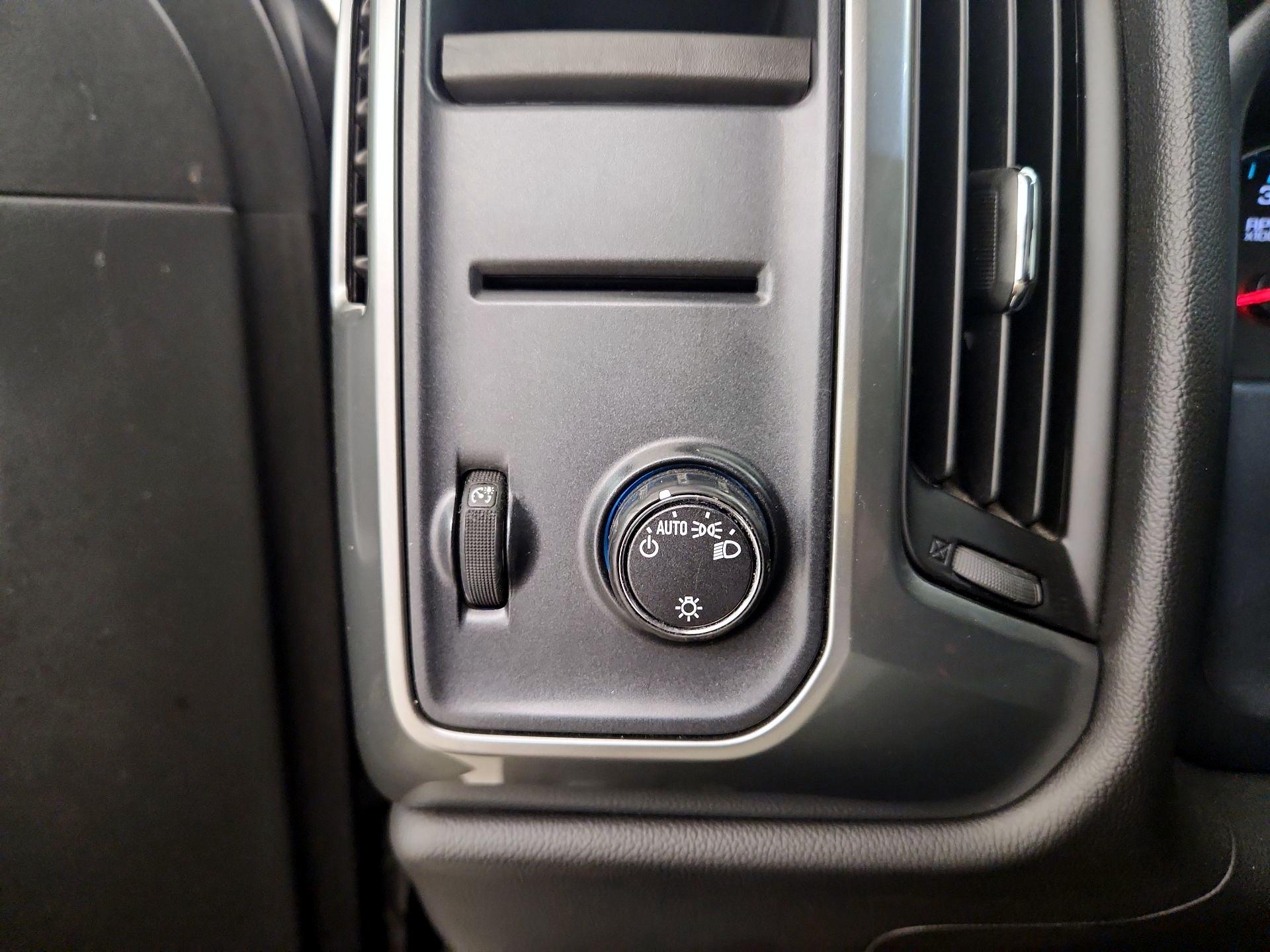 Thumbnail: 2015 Chevrolet Silverado 1500 - 13