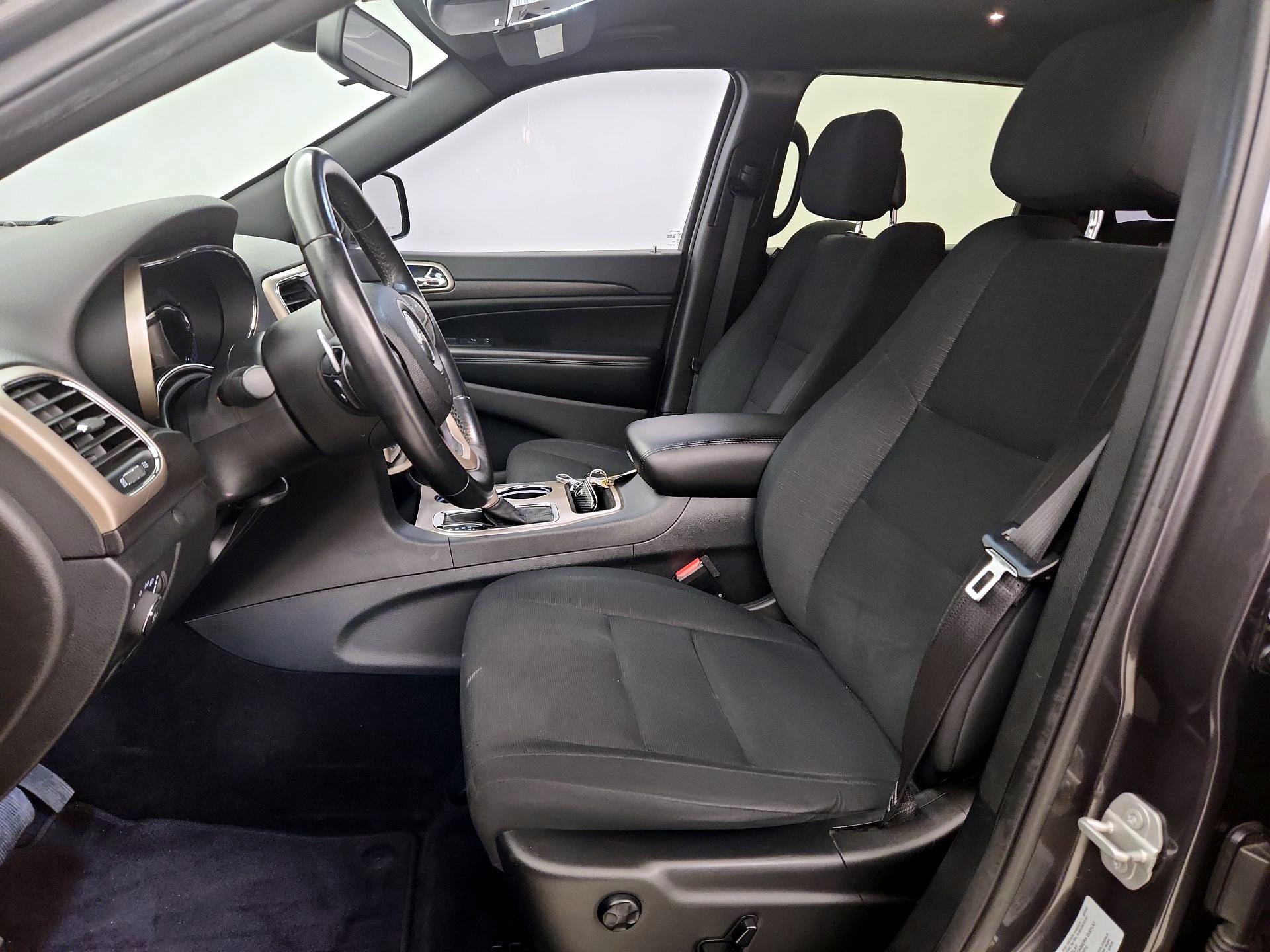Thumbnail: 2016 Jeep Grand Cherokee - 11