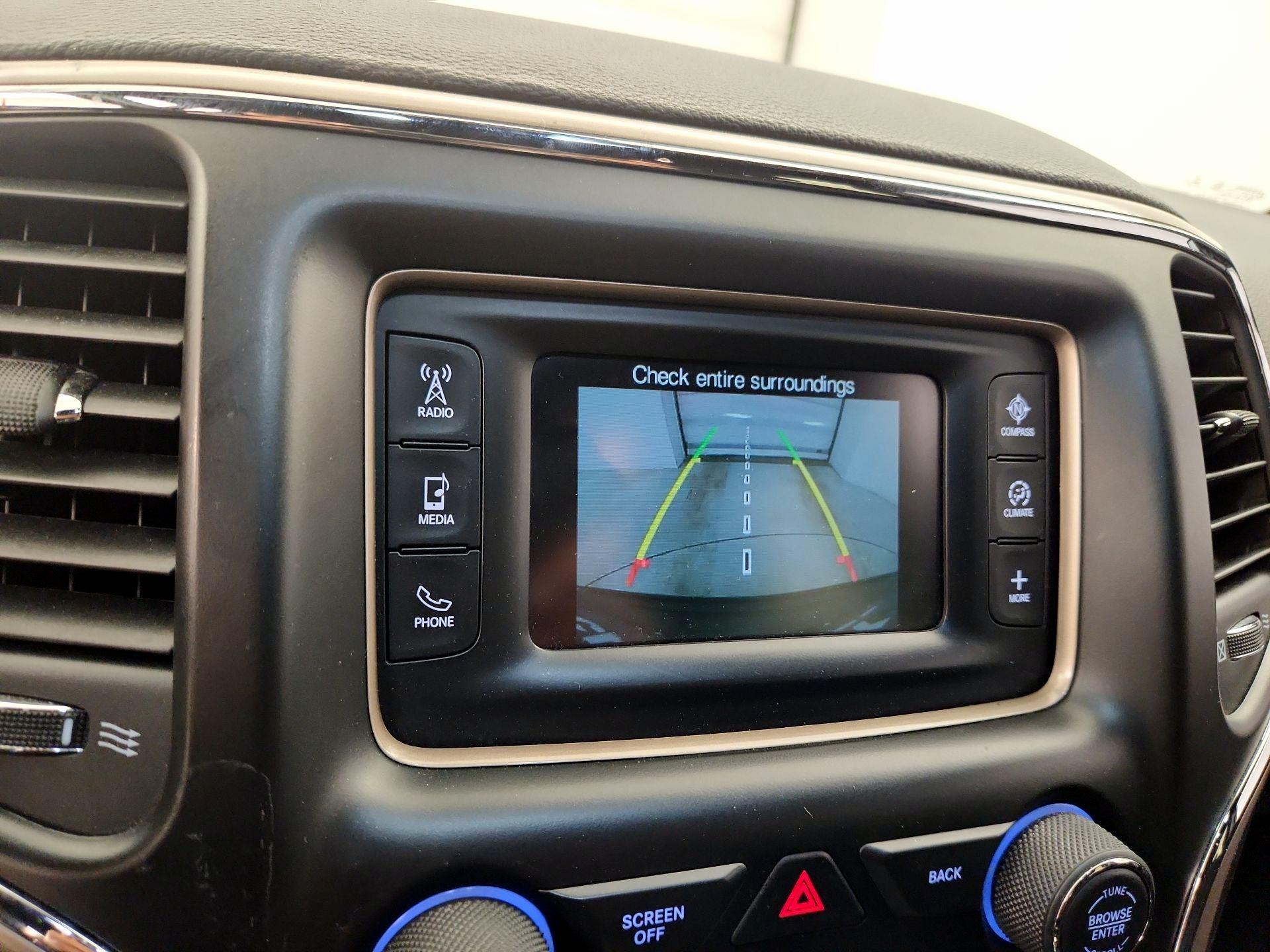 Thumbnail: 2016 Jeep Grand Cherokee - 14