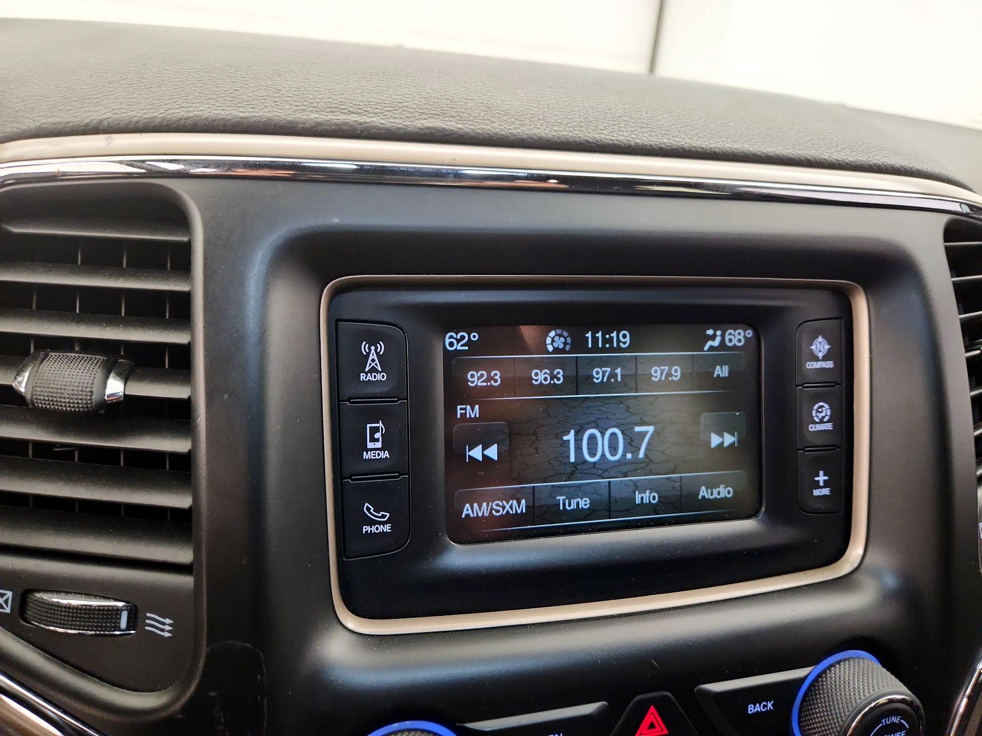 Thumbnail: 2016 Jeep Grand Cherokee - 15