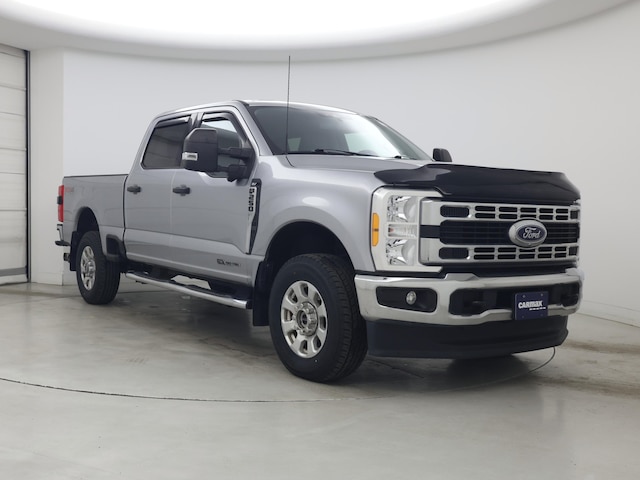 Silver 2023 Ford F-250 Super Duty XLT Crew Cab 4WD Pickup Truck Four-Wheel Drive Automatic
