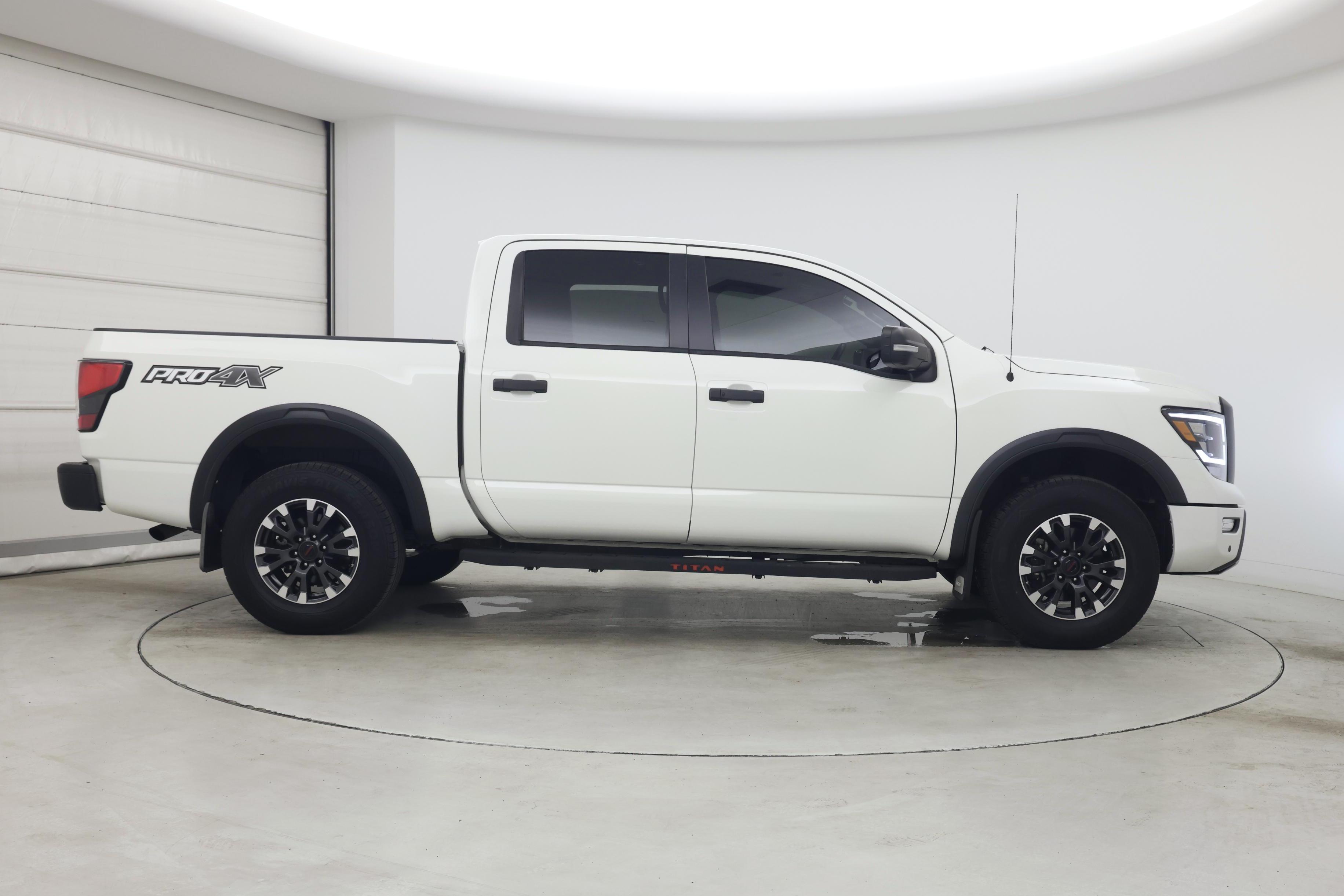 Thumbnail: 2021 Nissan Titan - 7