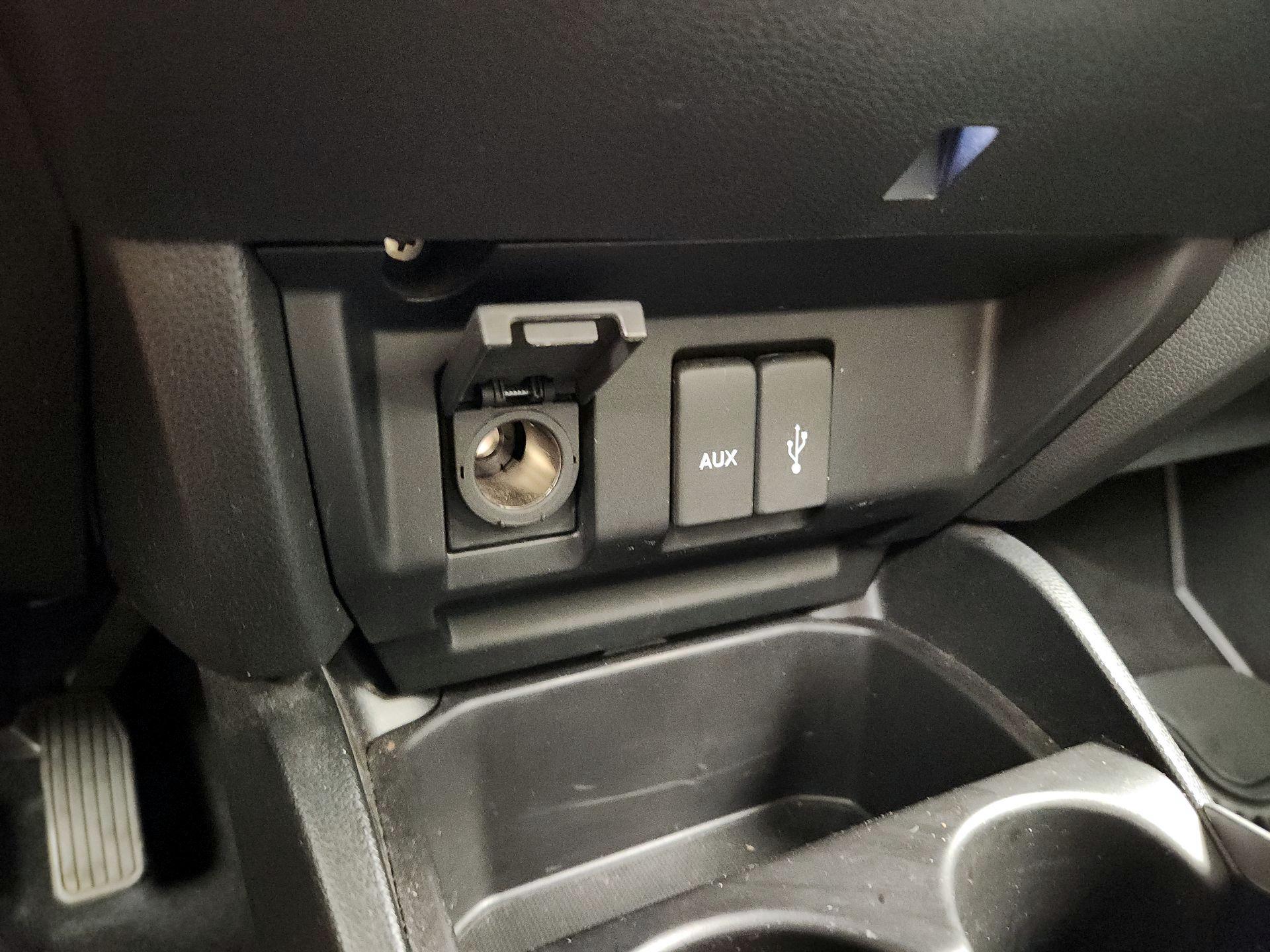 Thumbnail: 2016 Honda Fit - 18