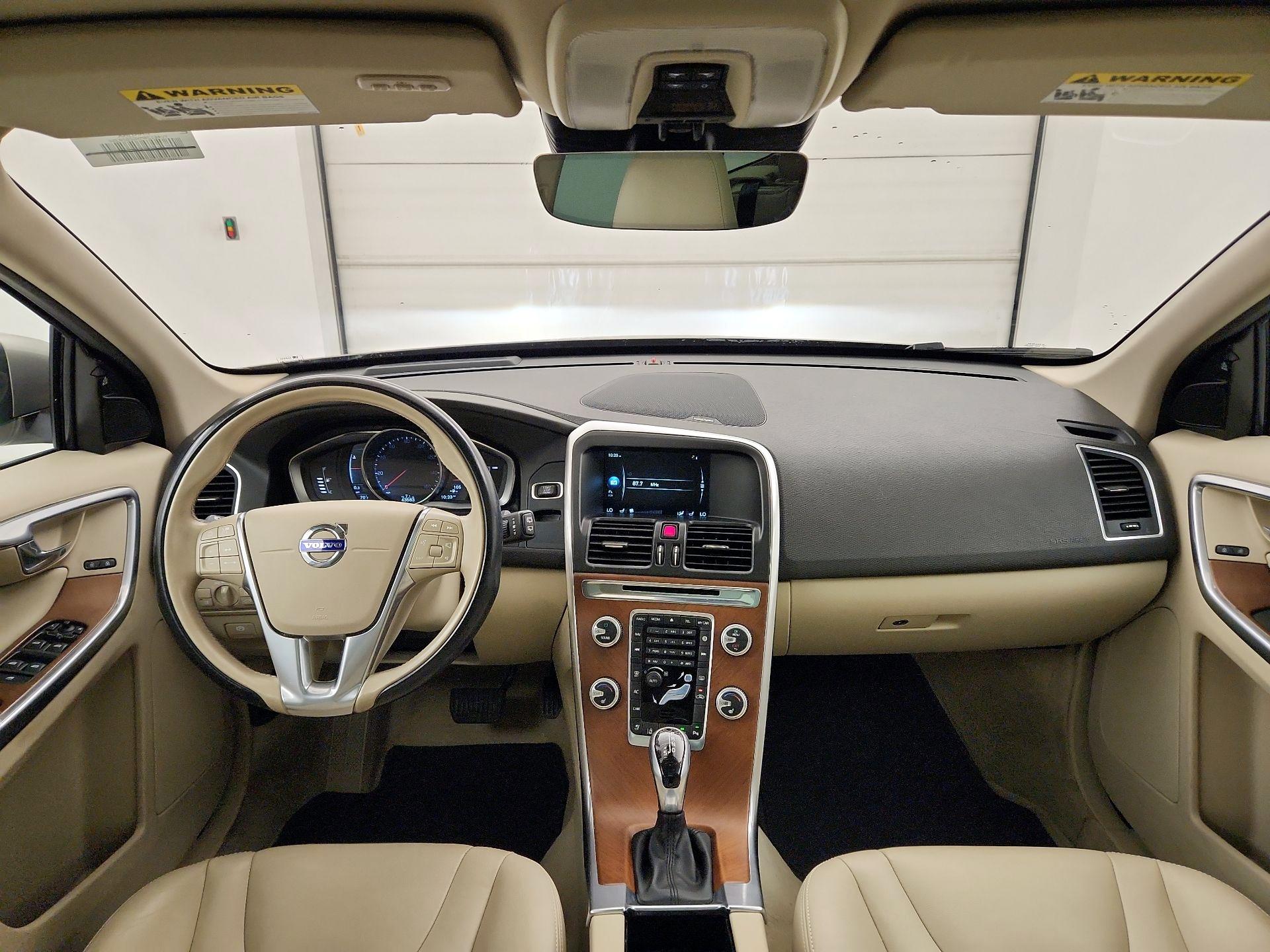 Thumbnail: 2016 Volvo XC60 - 9