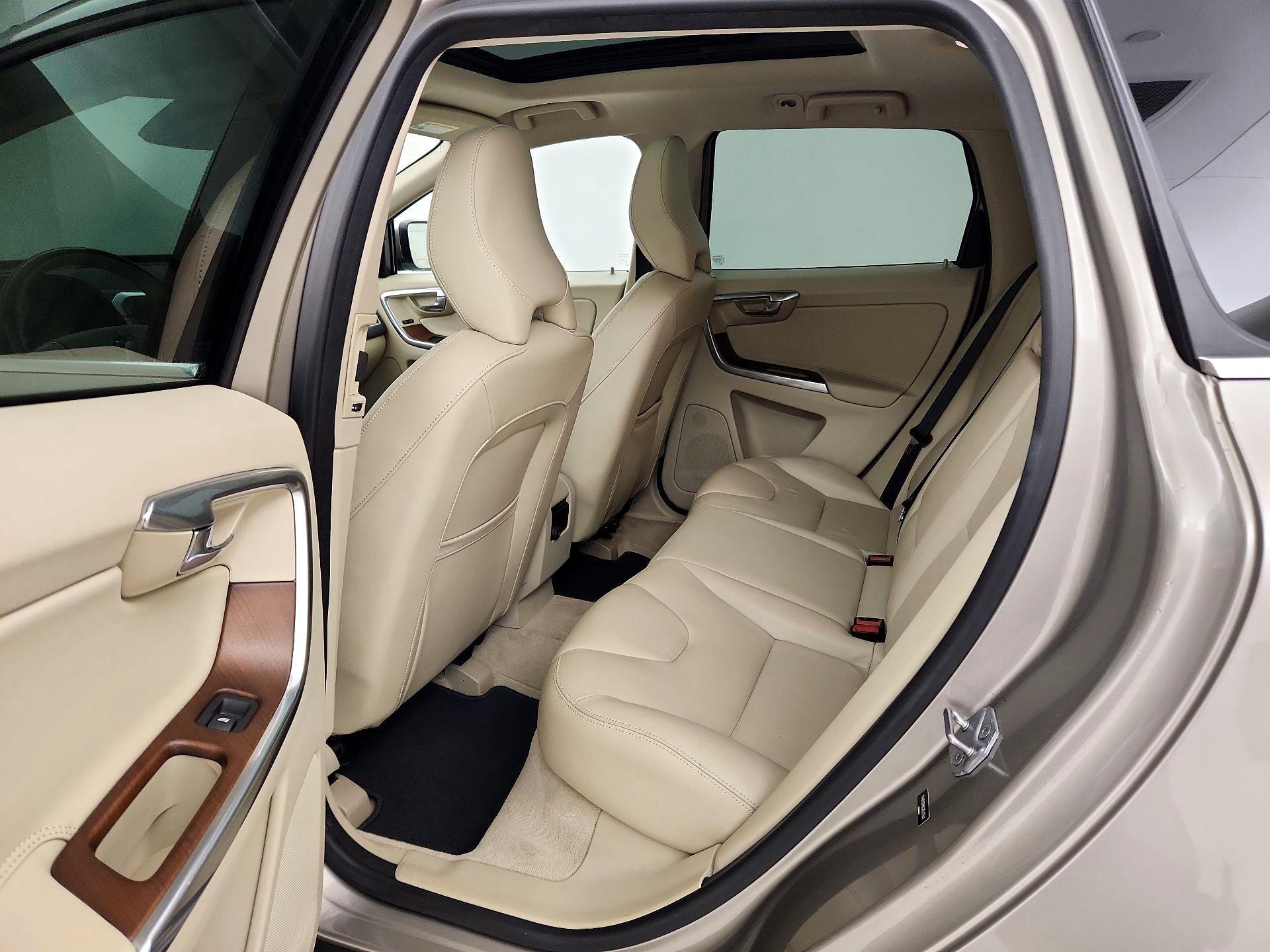 Thumbnail: 2016 Volvo XC60 - 20