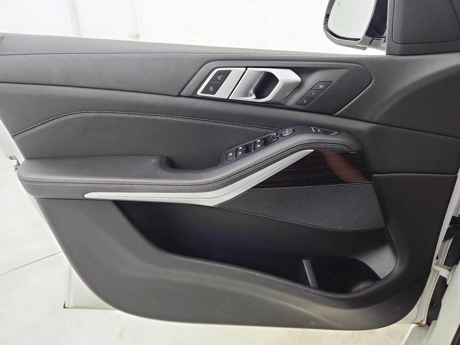 Thumbnail: 2021 BMW X5 - 12