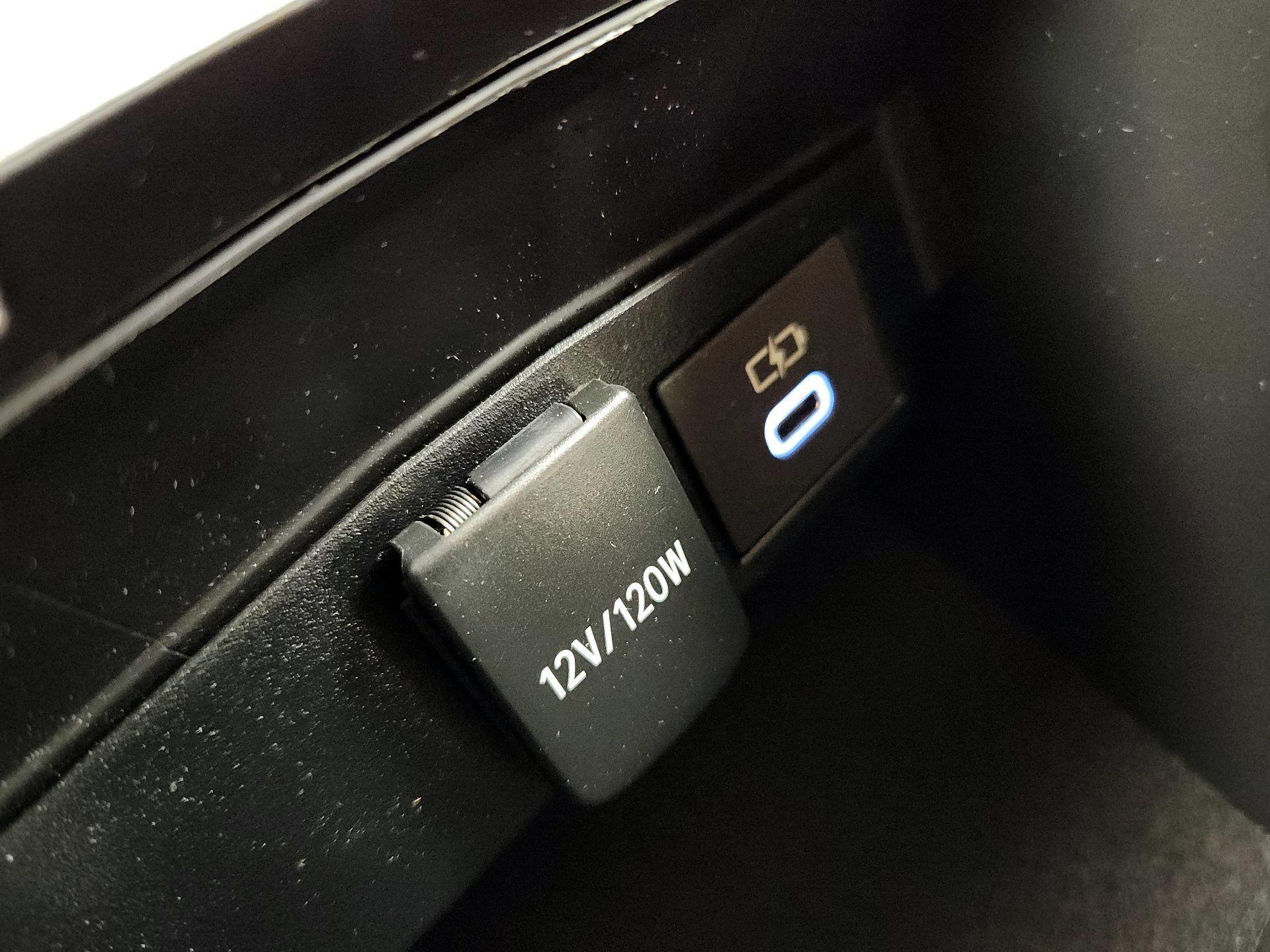 Thumbnail: 2025 Toyota Corolla - 18