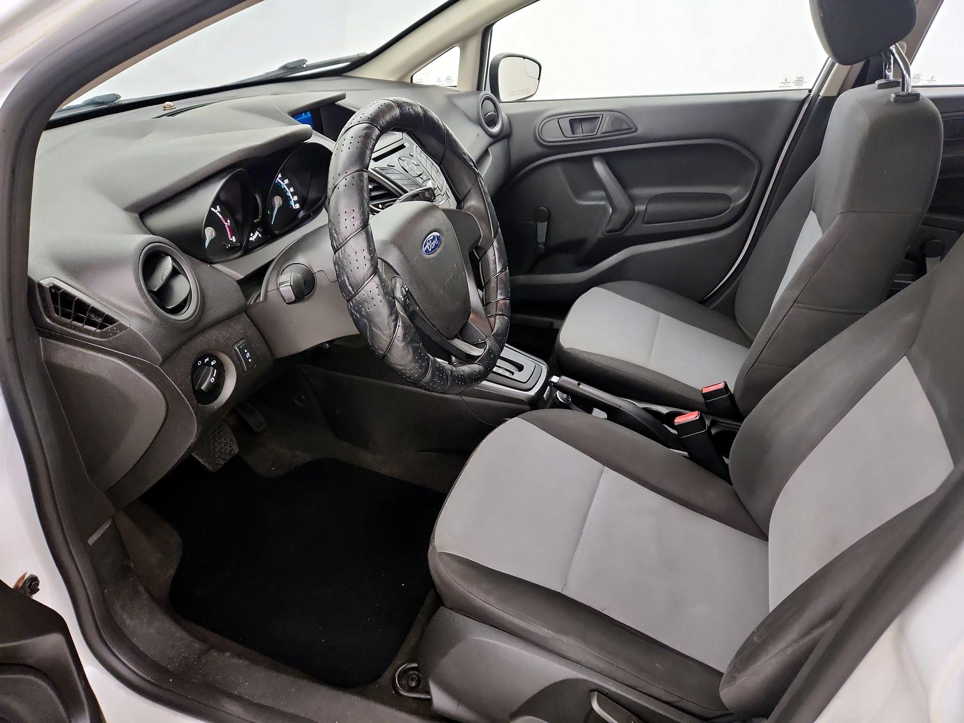 Thumbnail: 2016 Ford Fiesta - 11