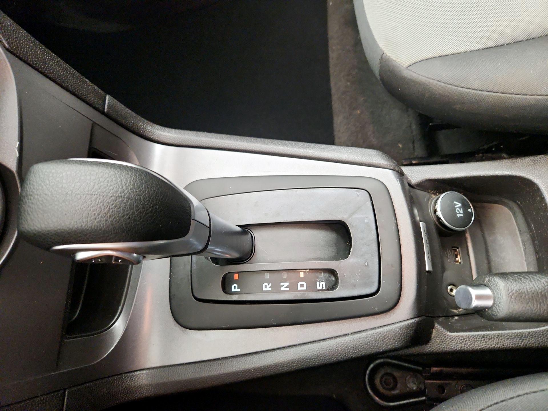 Thumbnail: 2016 Ford Fiesta - 16