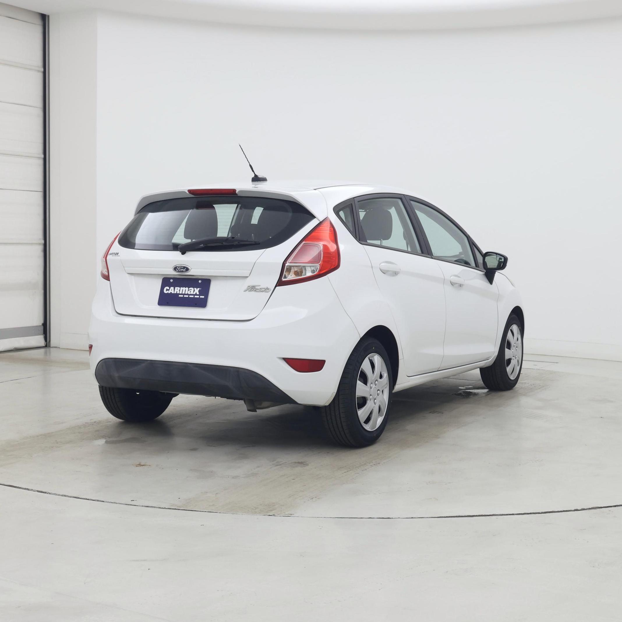 Thumbnail: 2016 Ford Fiesta - 8