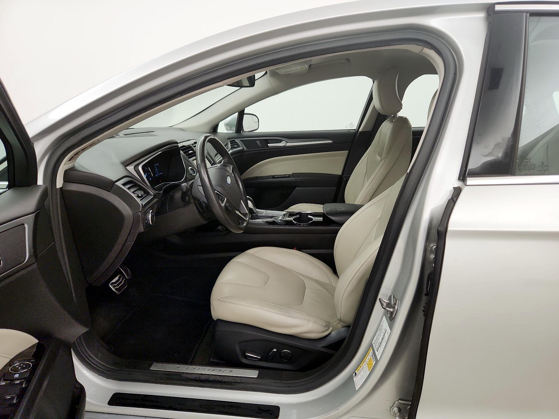 Thumbnail: 2016 Ford Fusion - 11