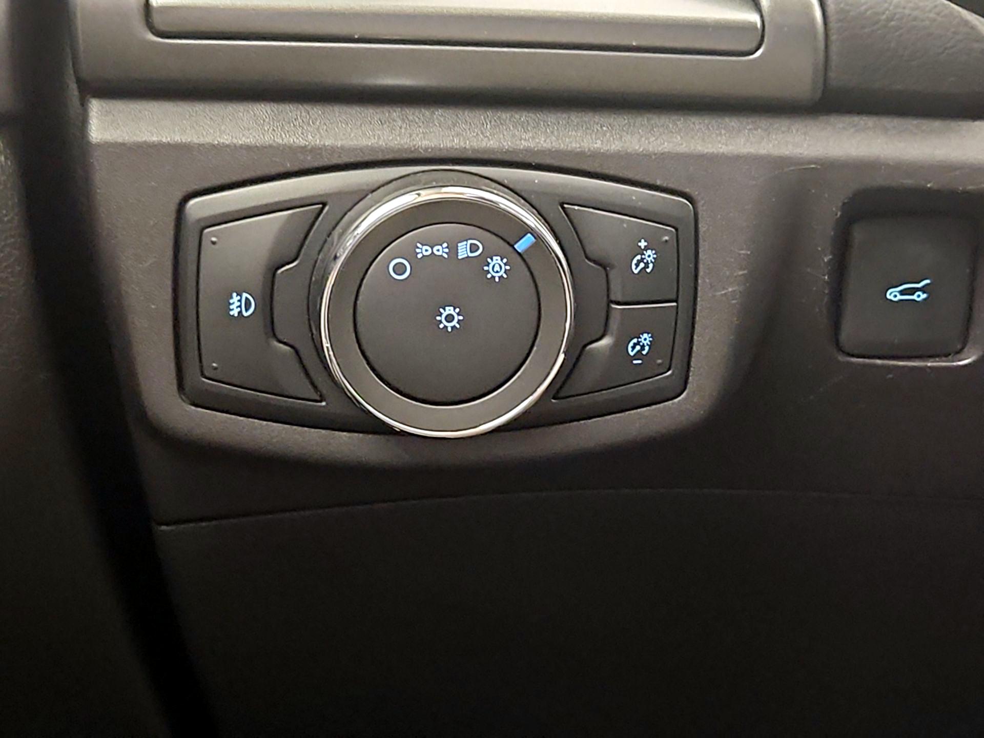 Thumbnail: 2016 Ford Fusion - 13