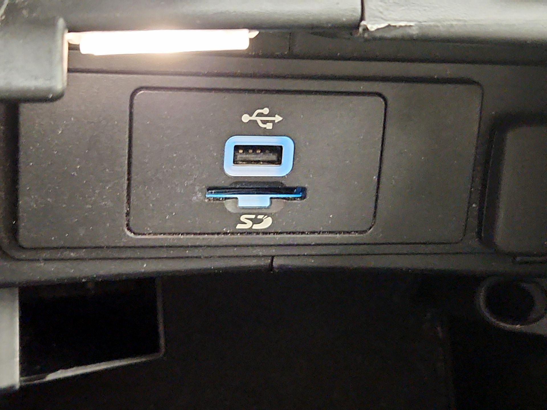 Thumbnail: 2016 Ford Fusion - 17