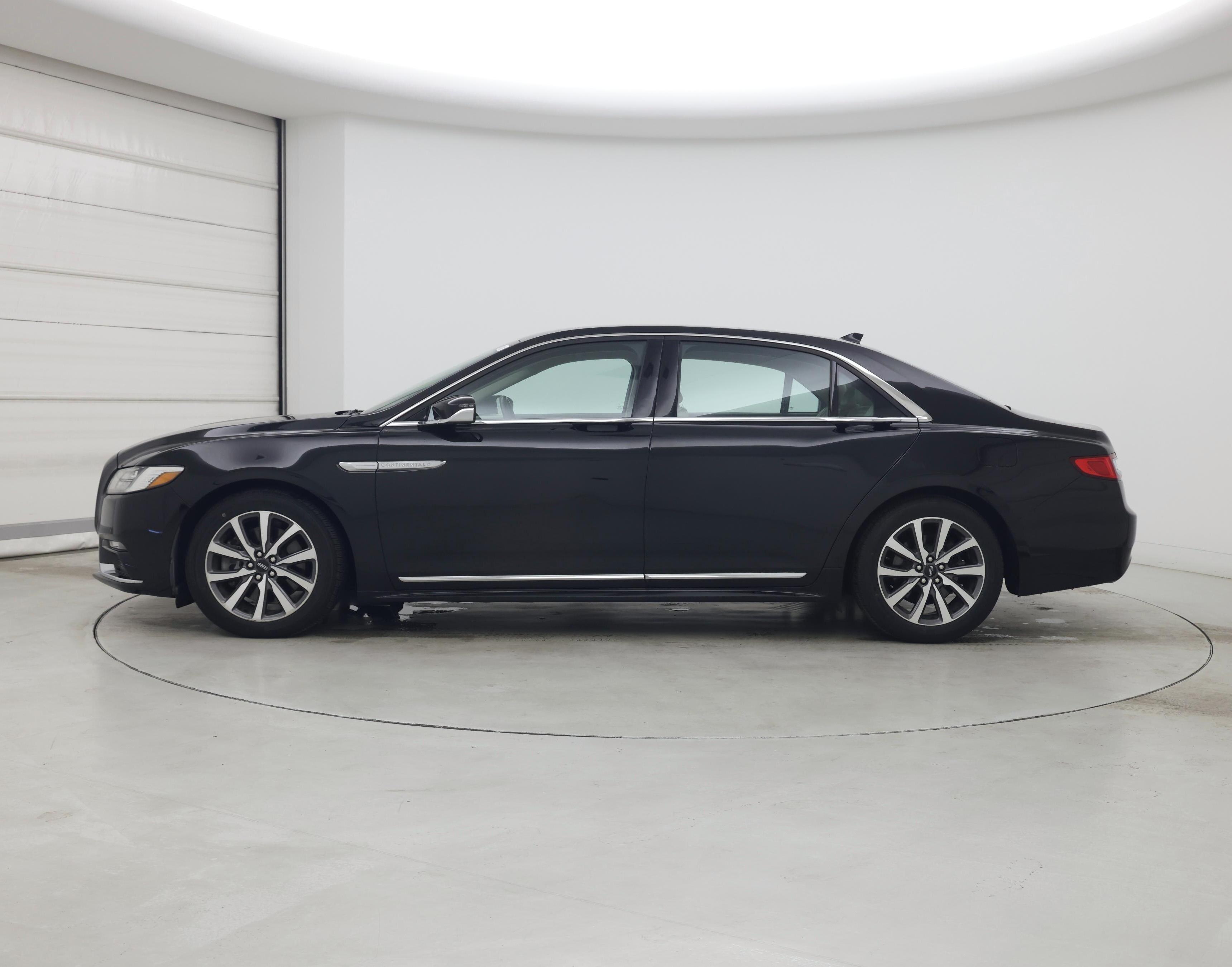Thumbnail: 2020 Lincoln Continental - 3