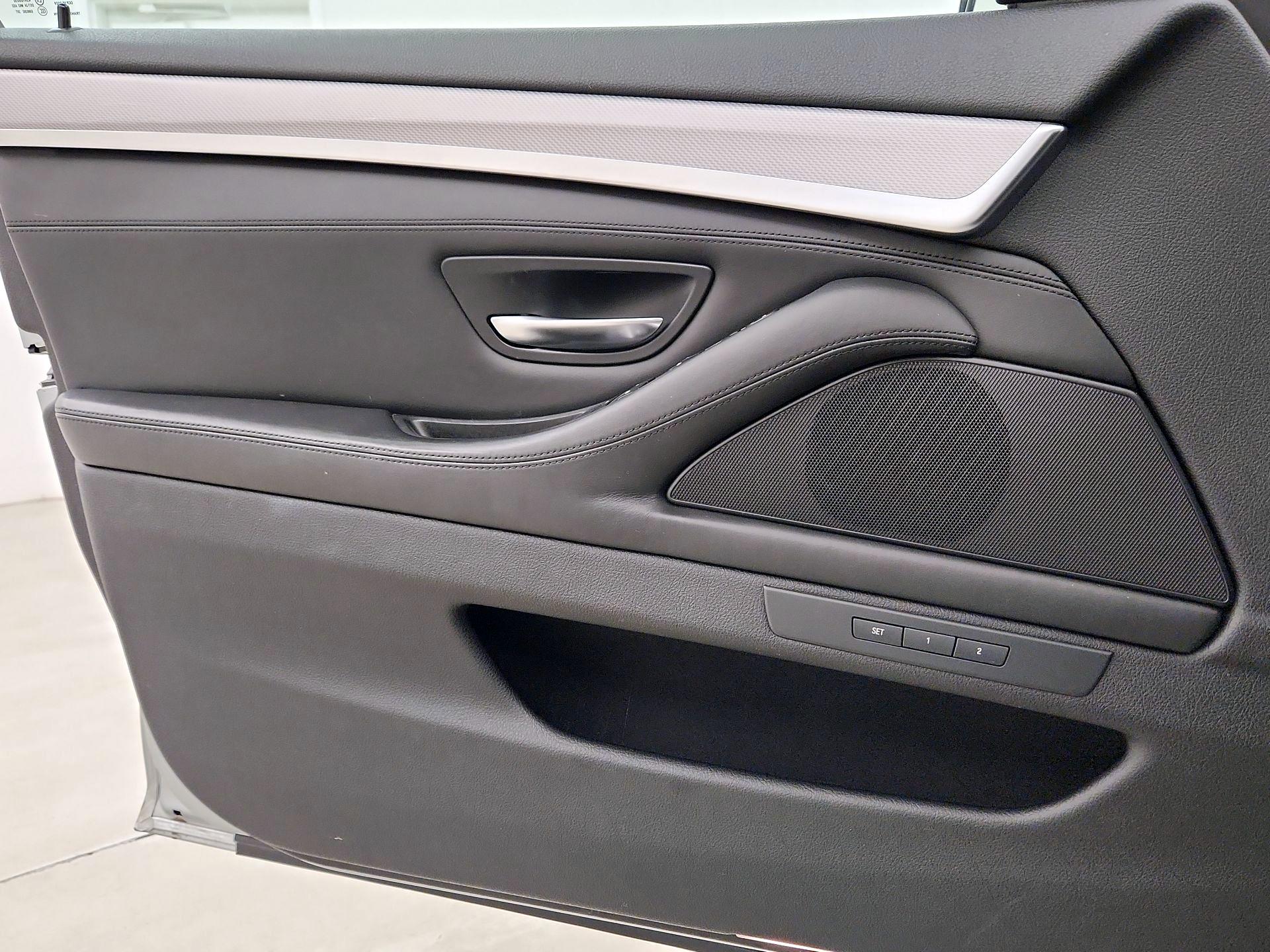 Thumbnail: 2016 BMW 5 Series - 12