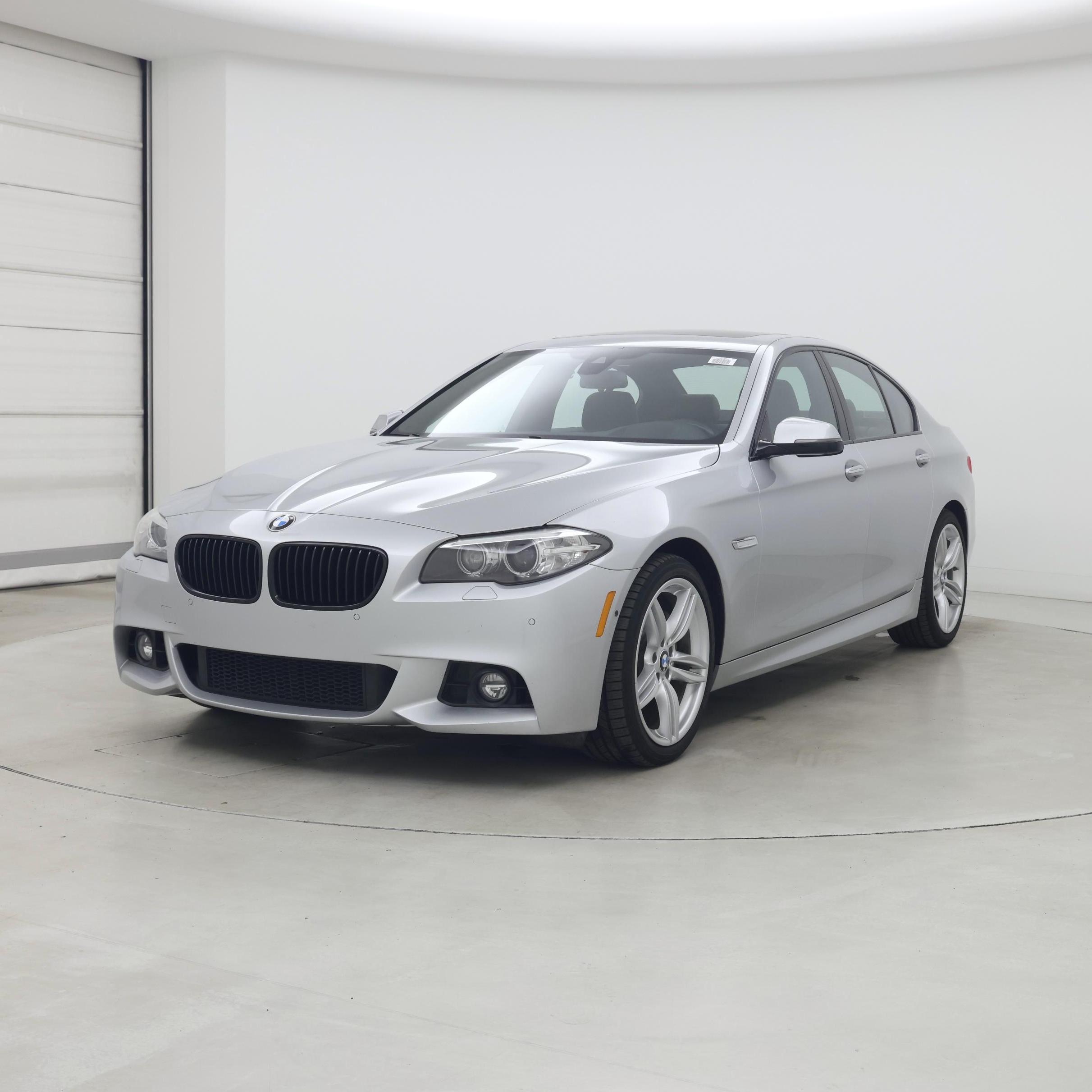 Thumbnail: 2016 BMW 5 Series - 4