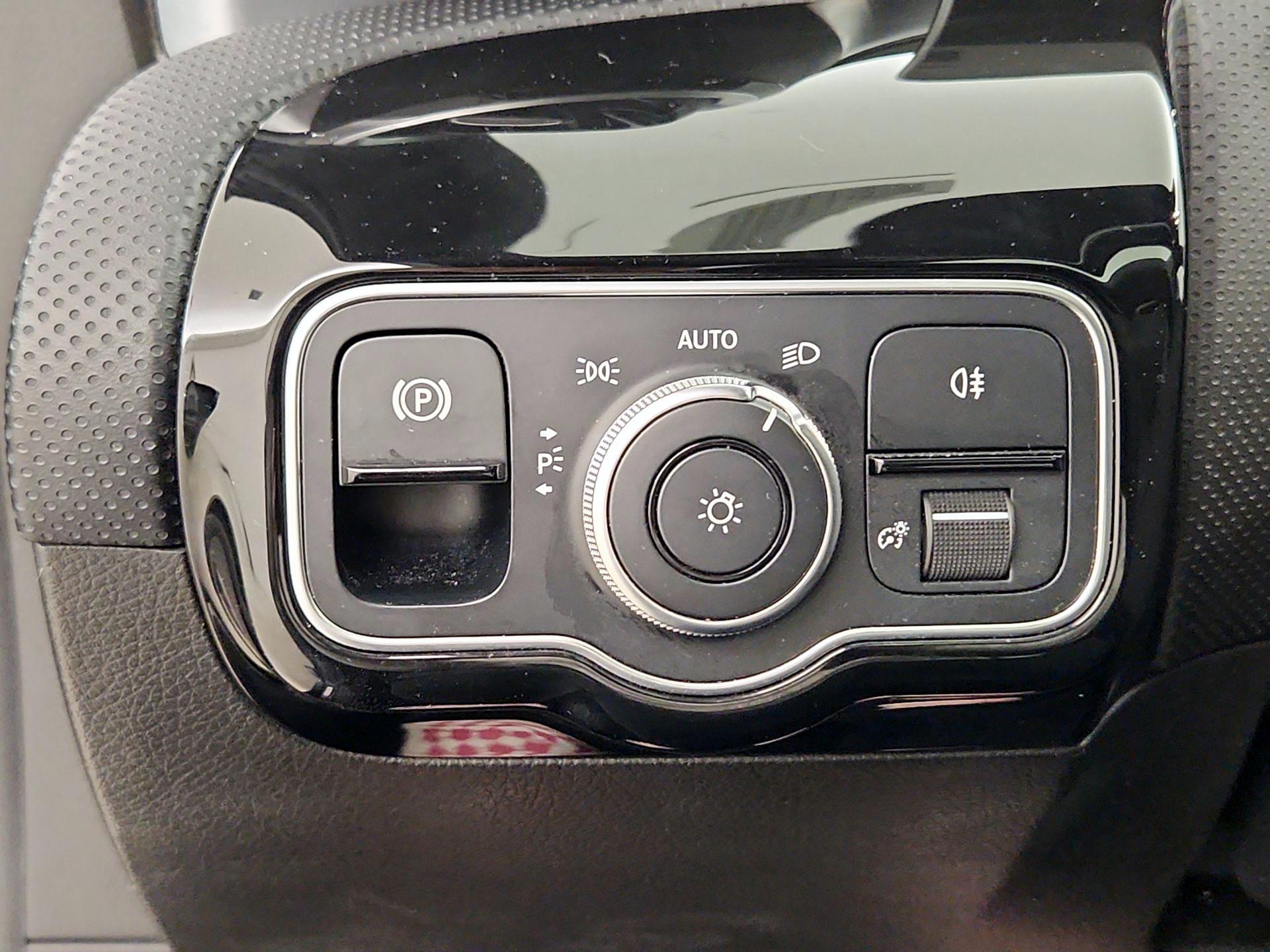 Thumbnail: 2019 Mercedes-Benz A-Class - 13