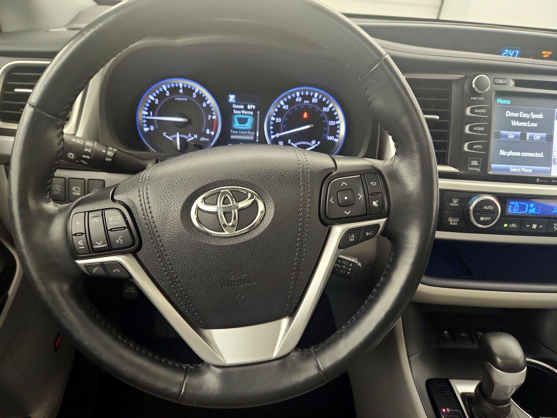 Thumbnail: 2019 Toyota Highlander - 10