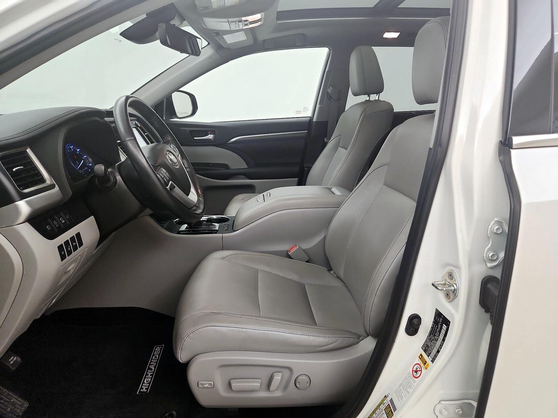 Thumbnail: 2019 Toyota Highlander - 11