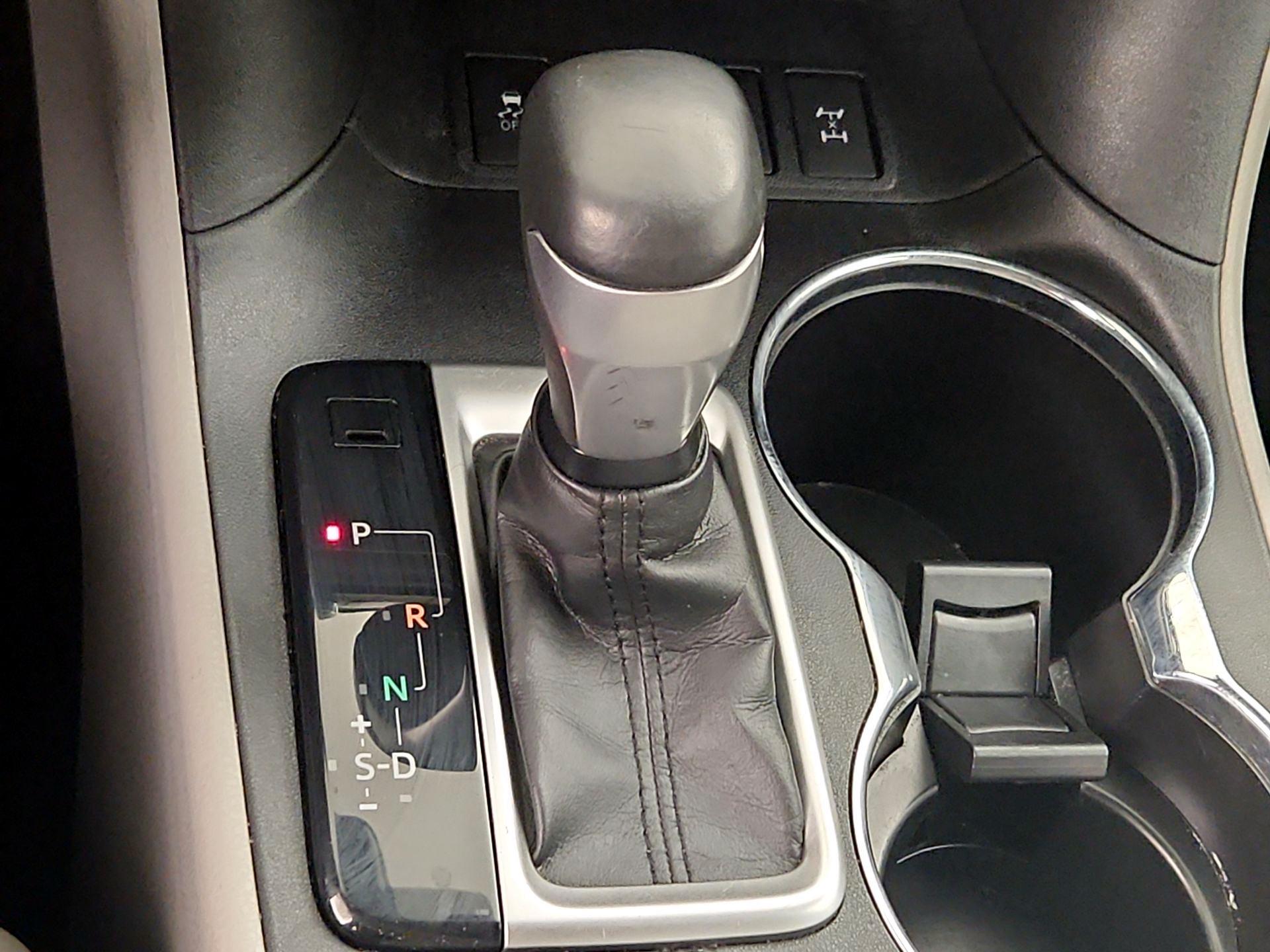 Thumbnail: 2019 Toyota Highlander - 17