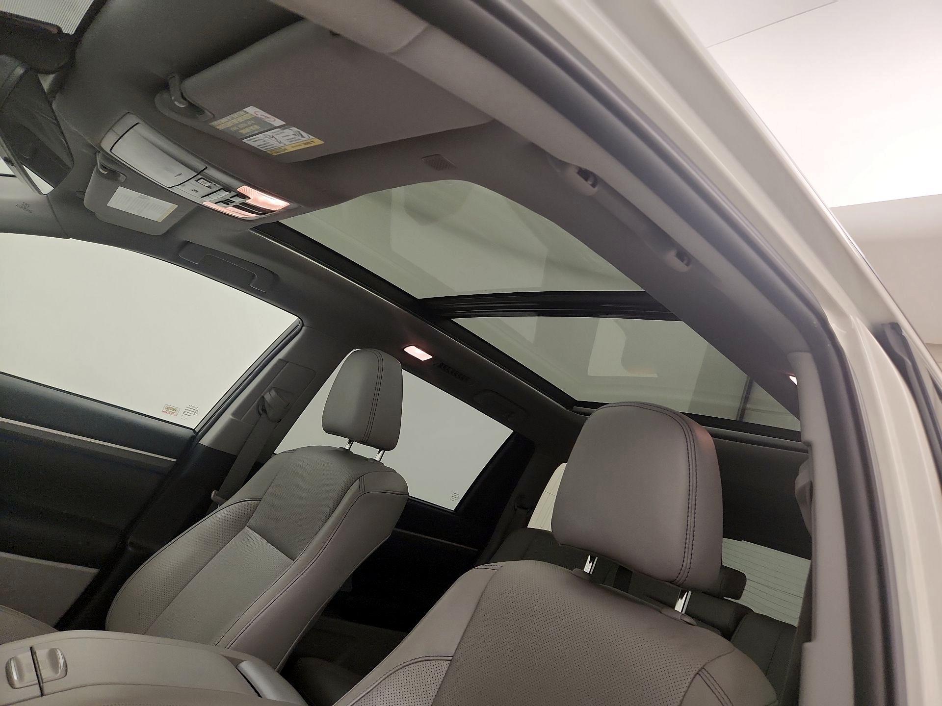 Thumbnail: 2019 Toyota Highlander - 19