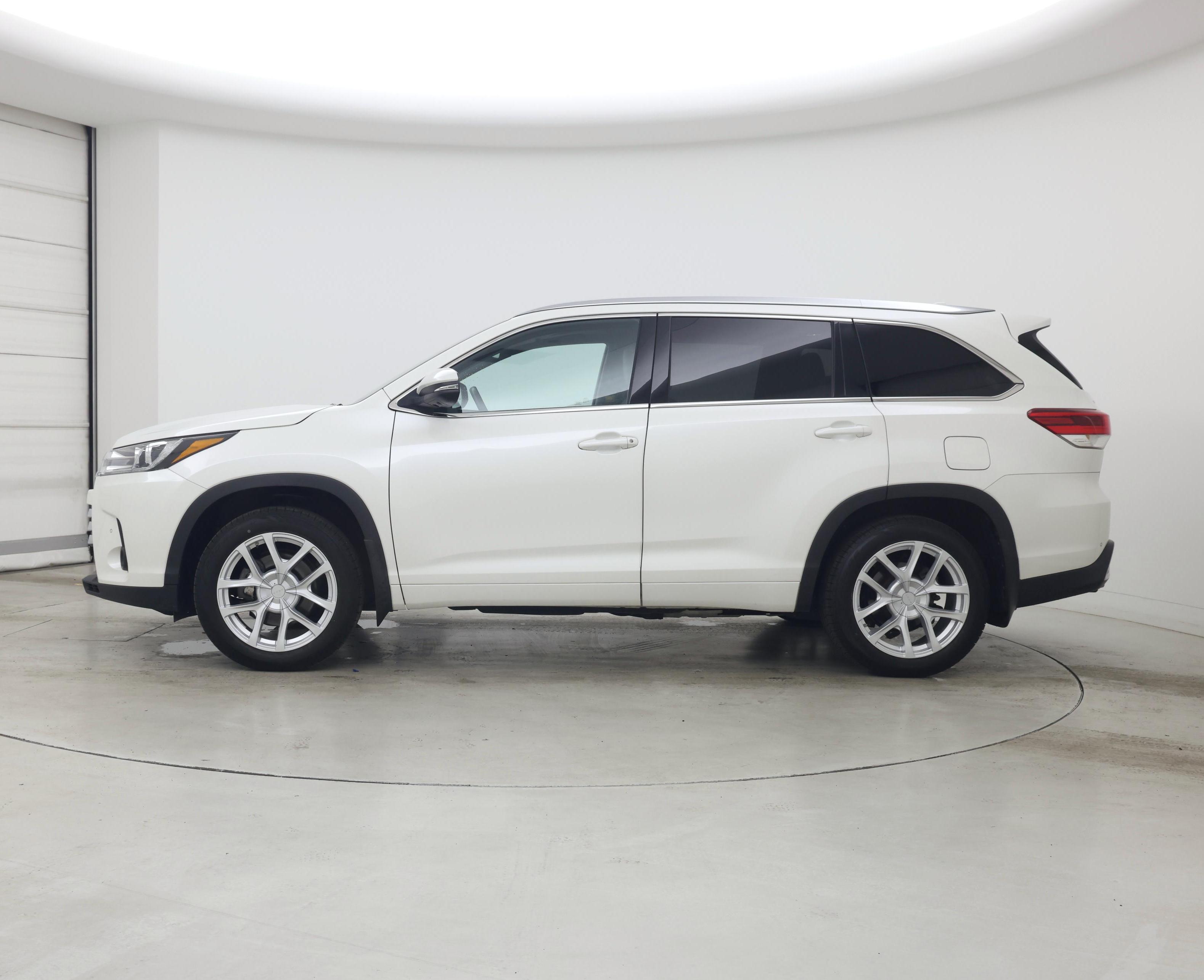 Thumbnail: 2019 Toyota Highlander - 3
