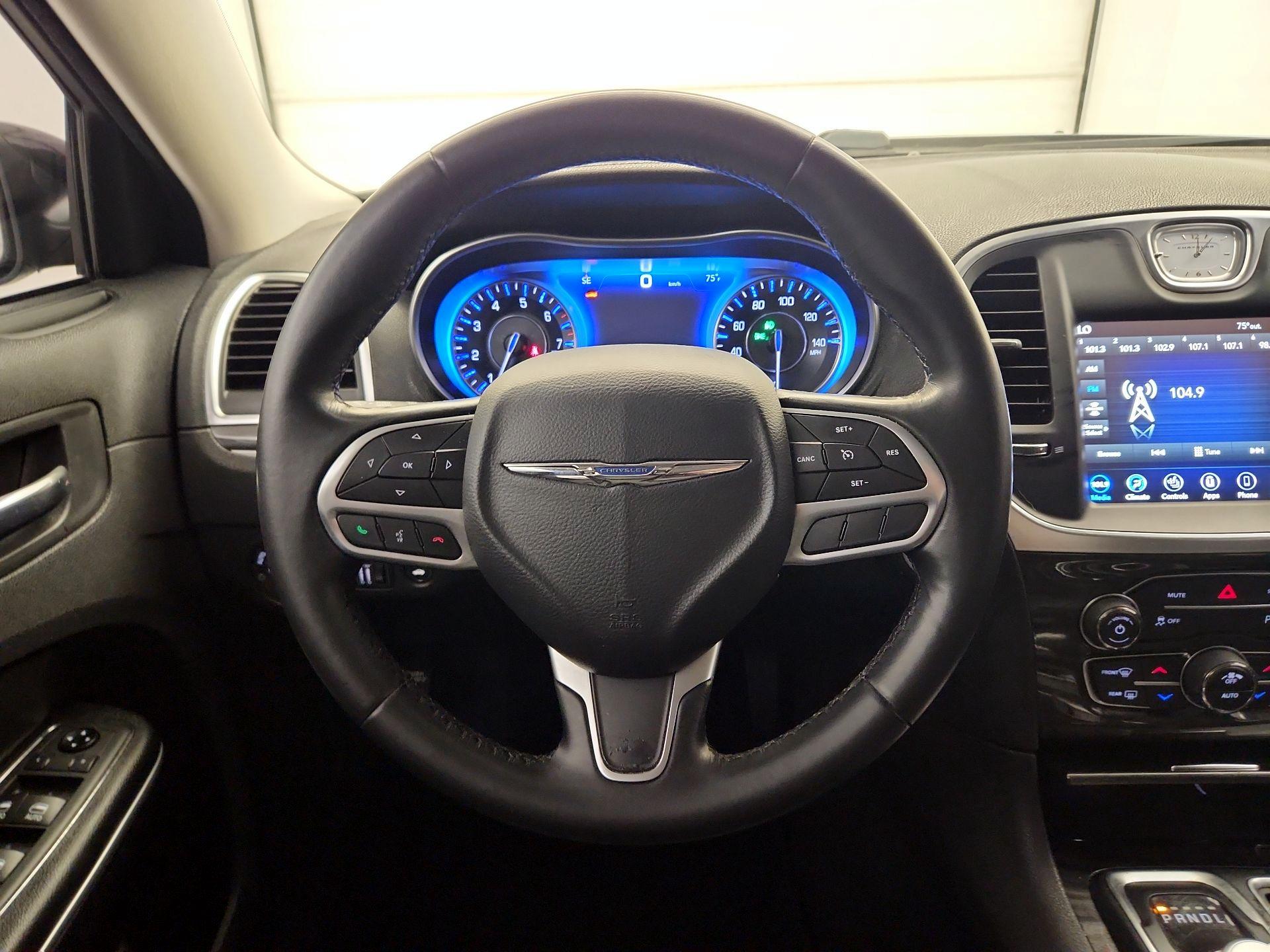 Thumbnail: 2021 Chrysler 300 - 10
