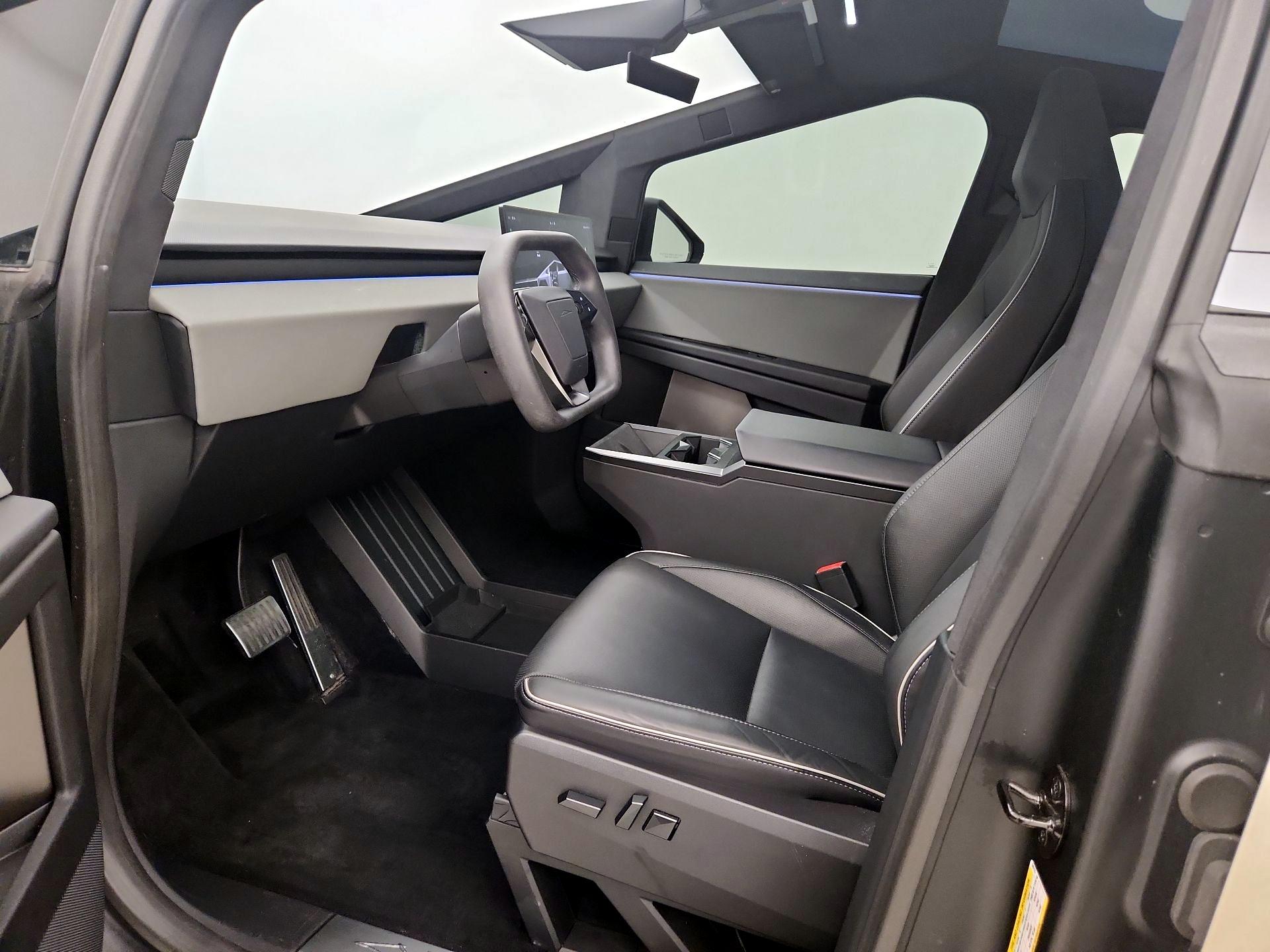 Thumbnail: 2024 Tesla Cybertruck - 11