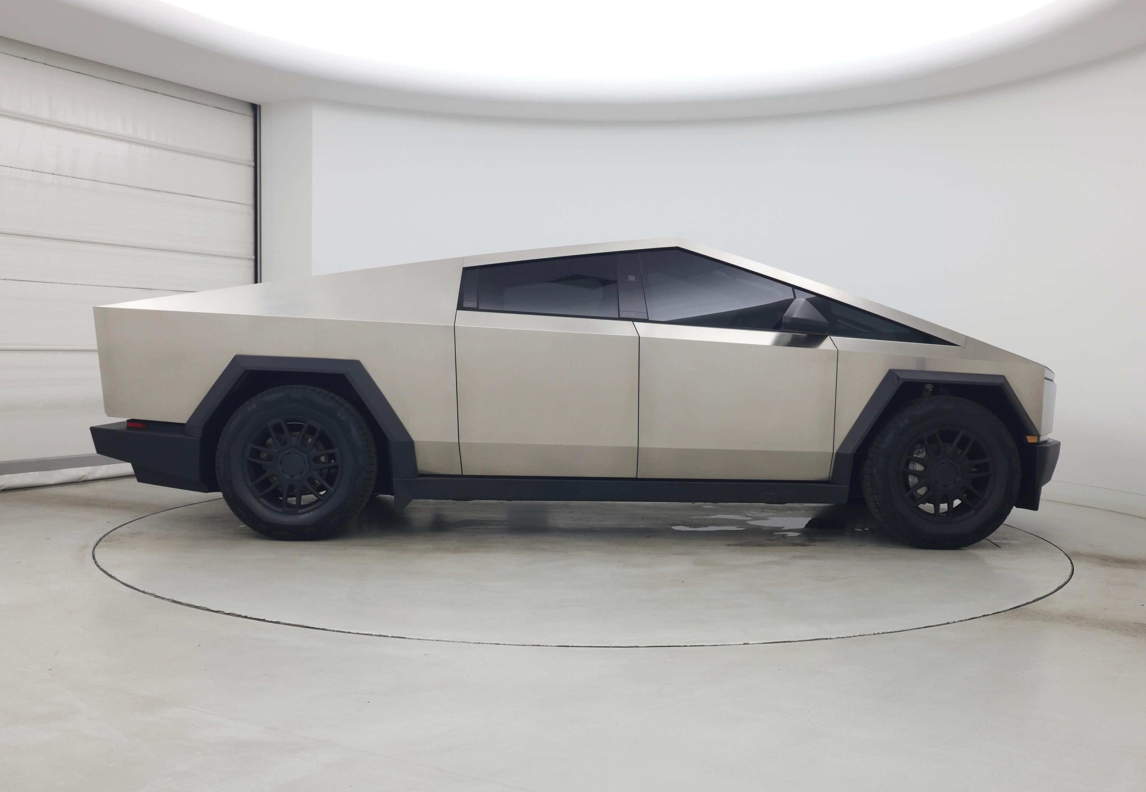 Thumbnail: 2024 Tesla Cybertruck - 7