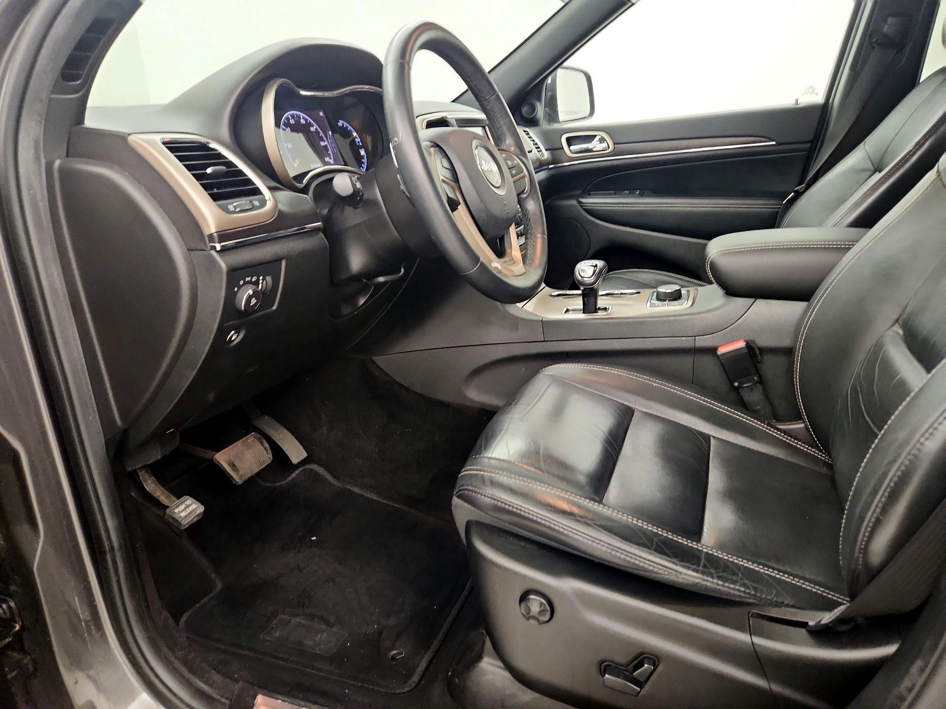 Thumbnail: 2015 Jeep Grand Cherokee - 11