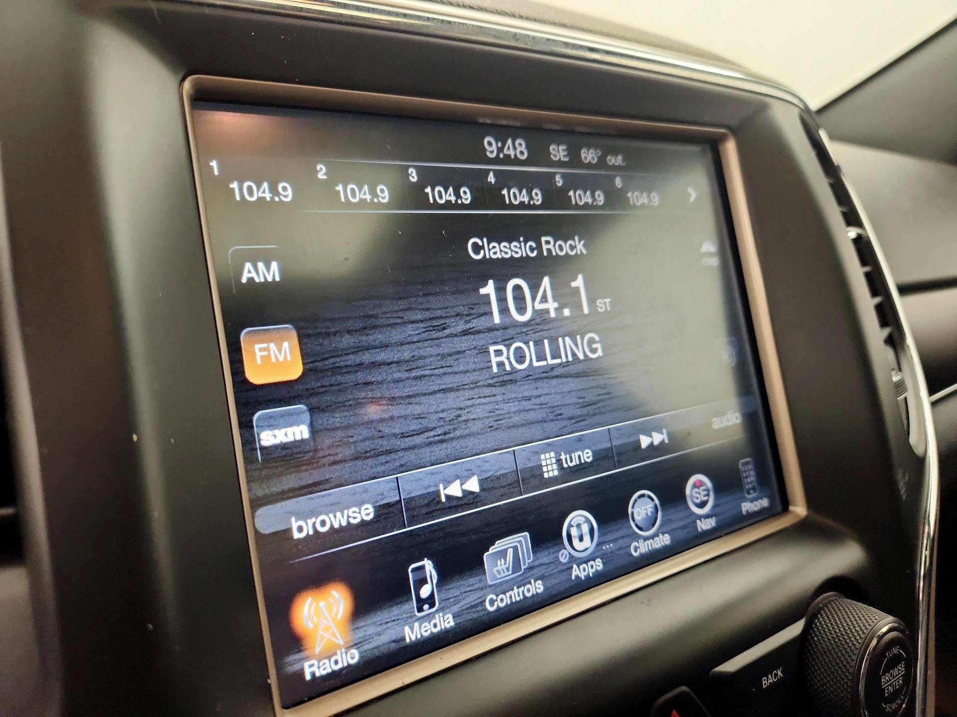 Thumbnail: 2015 Jeep Grand Cherokee - 16