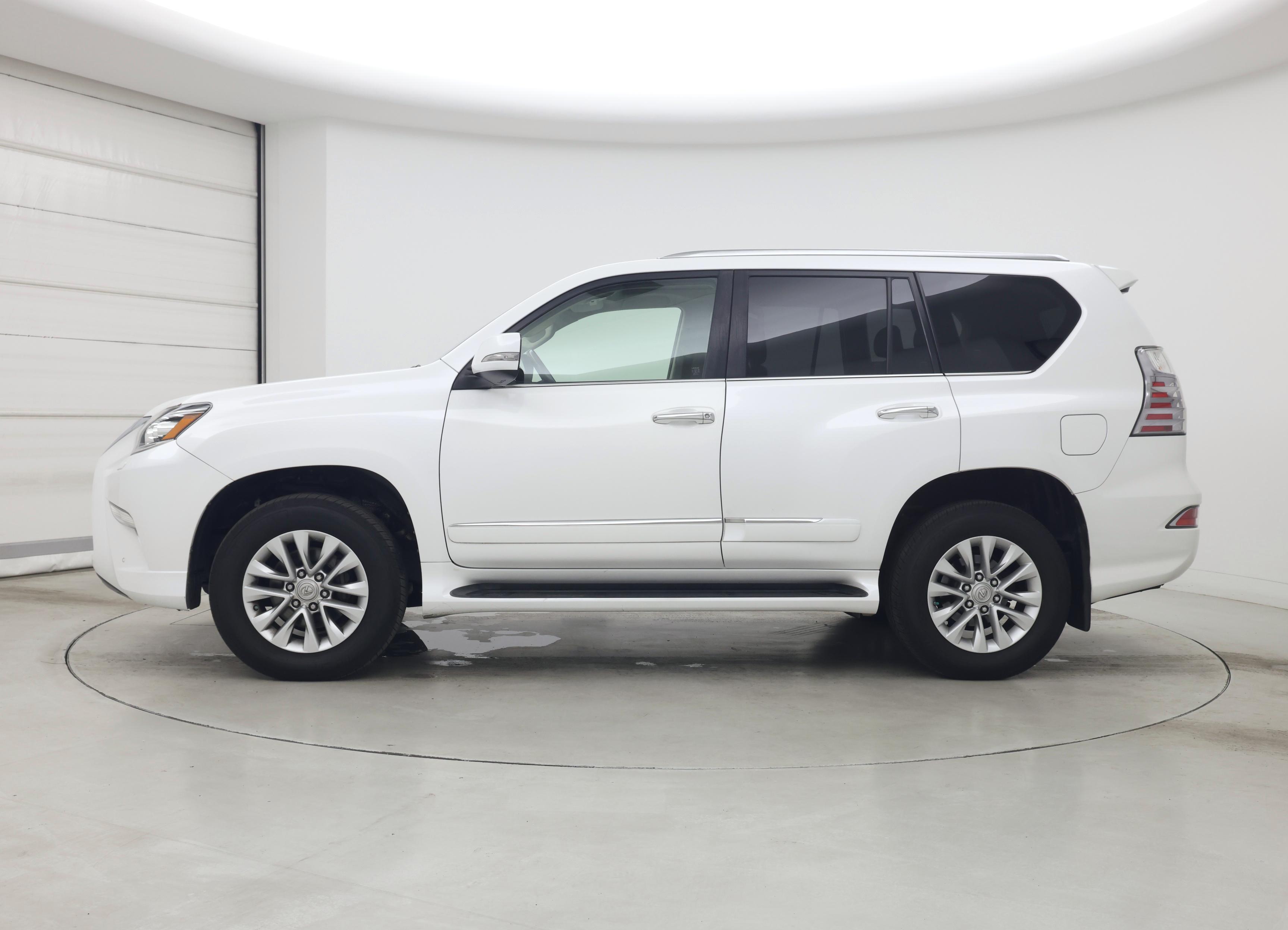 Thumbnail: 2016 Lexus GX - 3