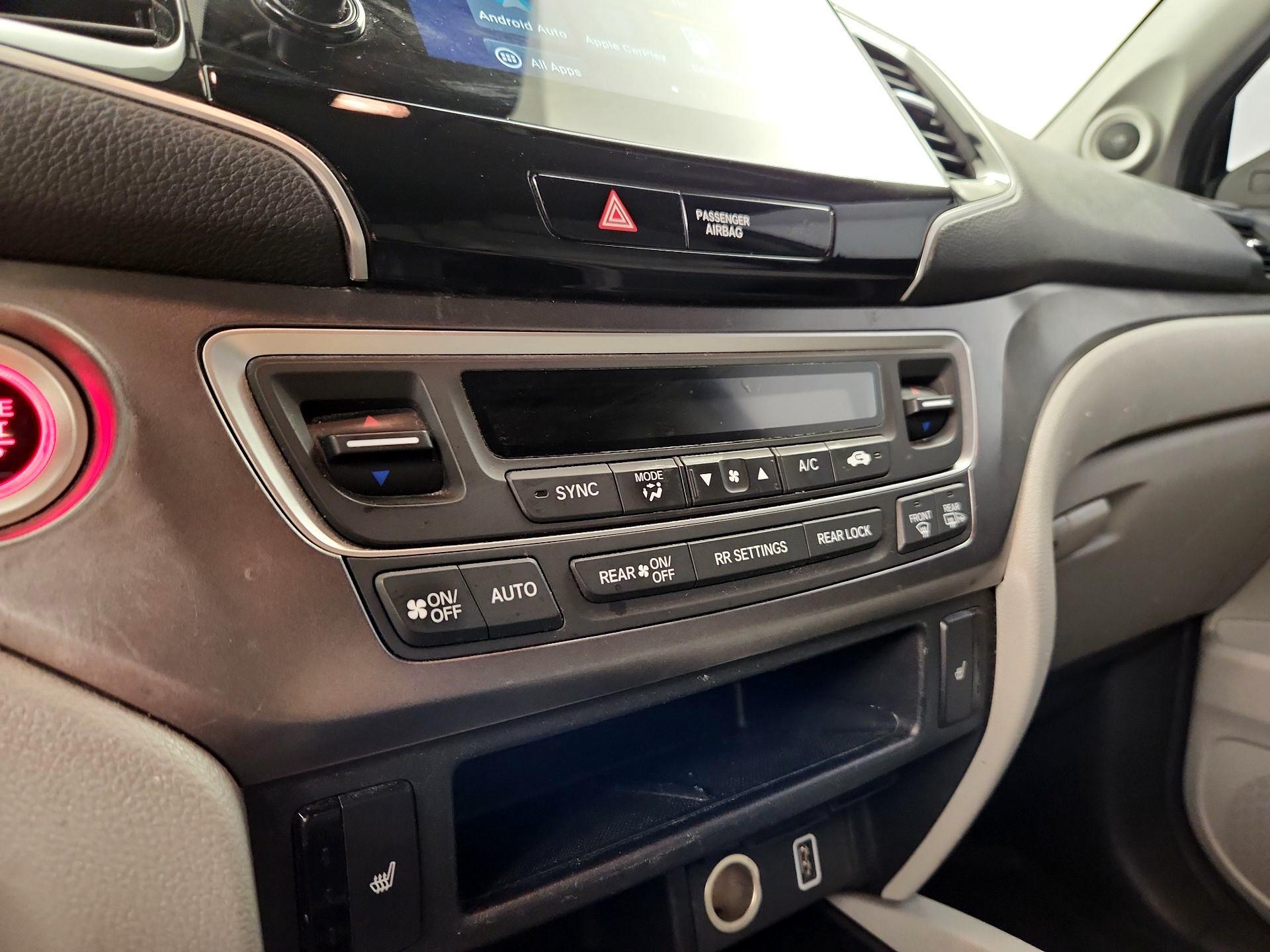 Thumbnail: 2019 Honda Pilot - 16