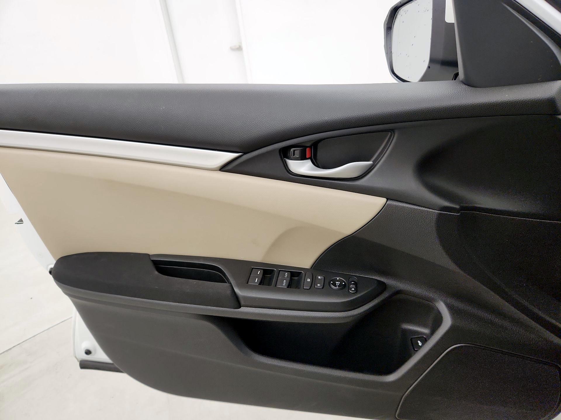 Thumbnail: 2016 Honda Civic - 12