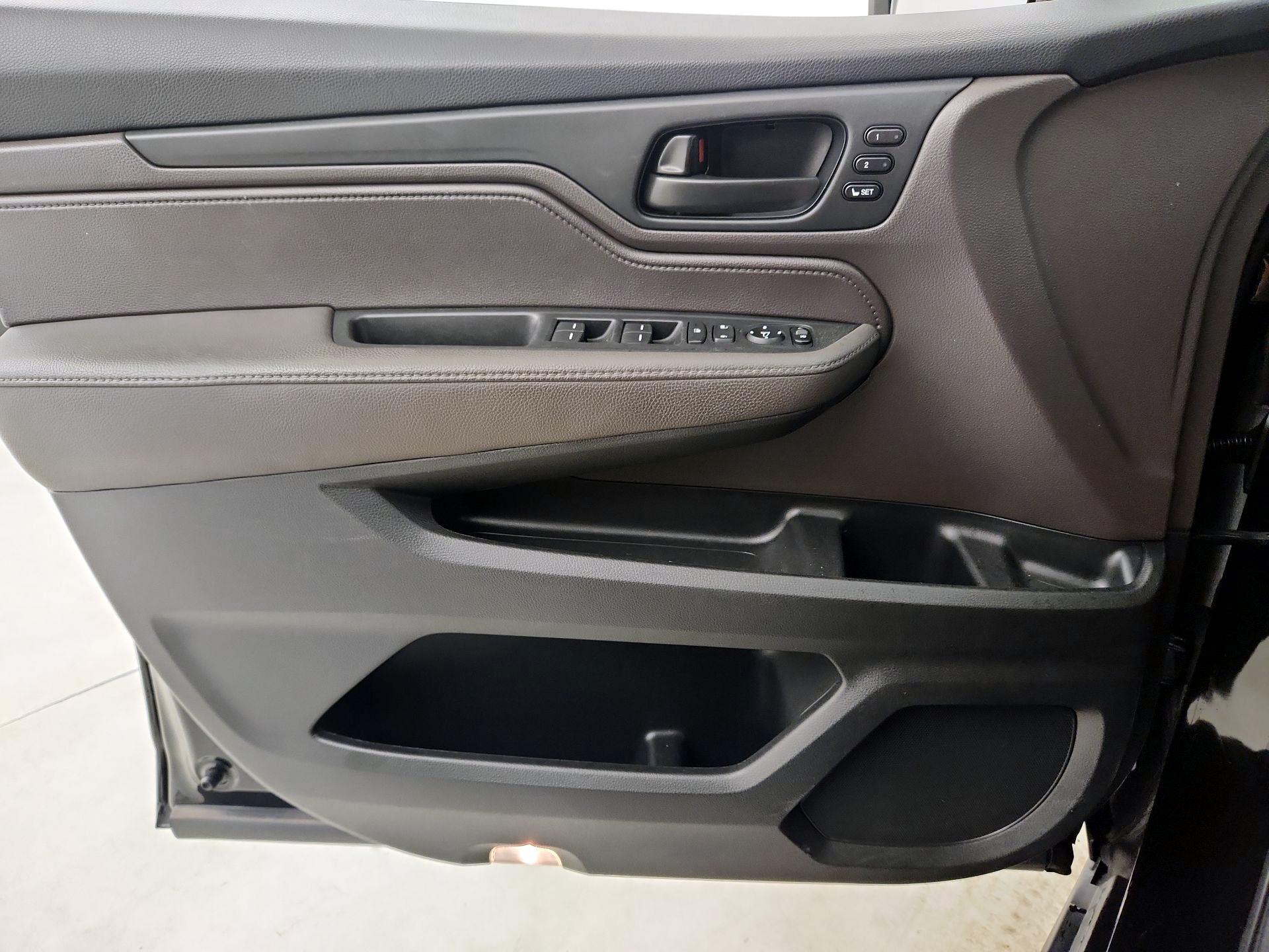 Thumbnail: 2019 Honda Odyssey - 12