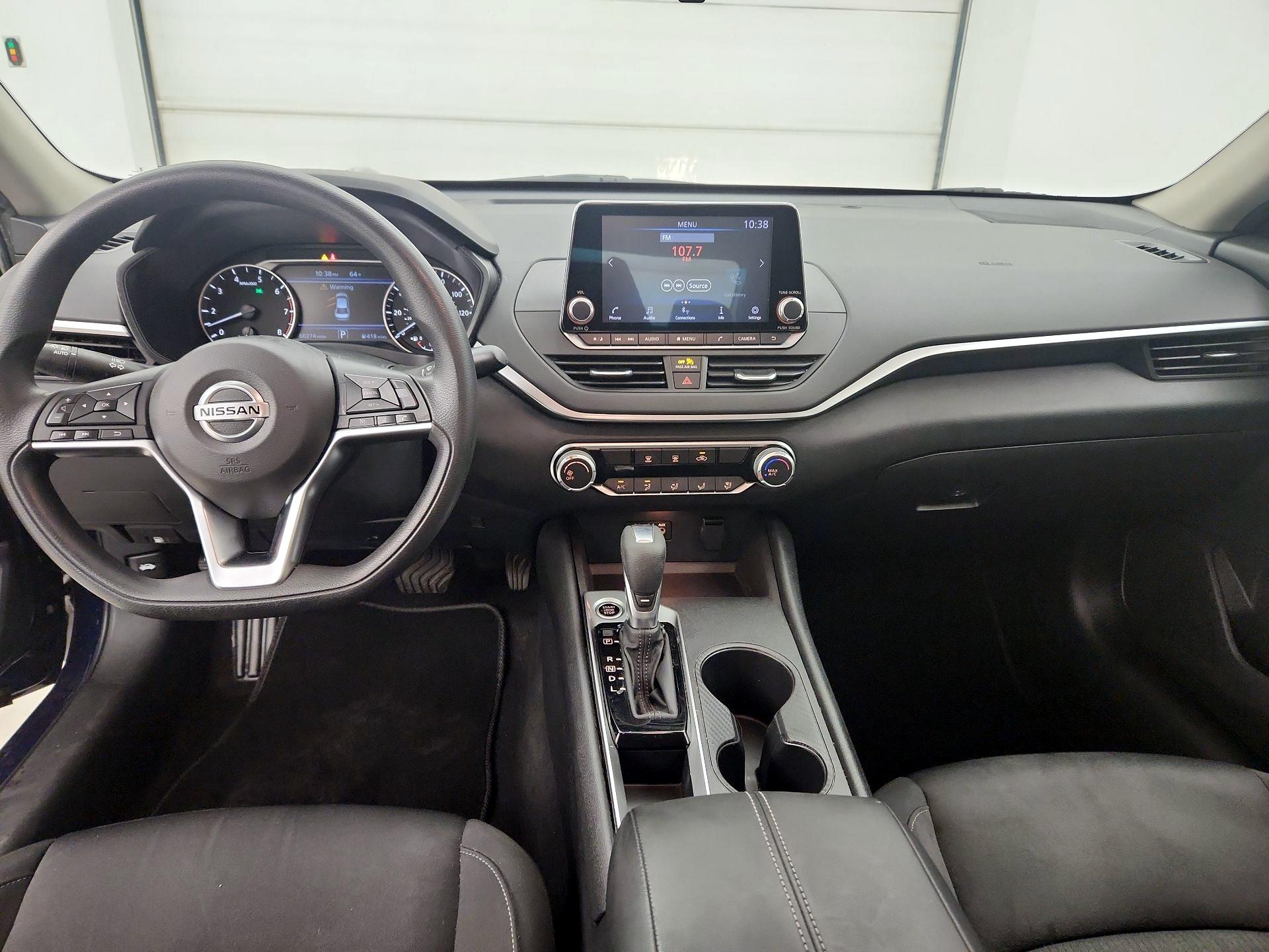 Thumbnail: 2020 Nissan Altima - 9
