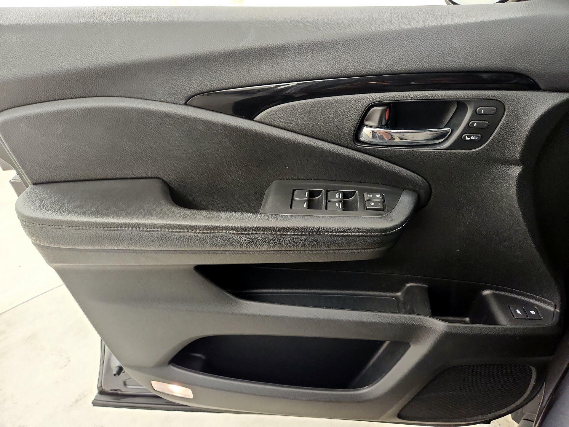 Thumbnail: 2020 Honda Passport - 12